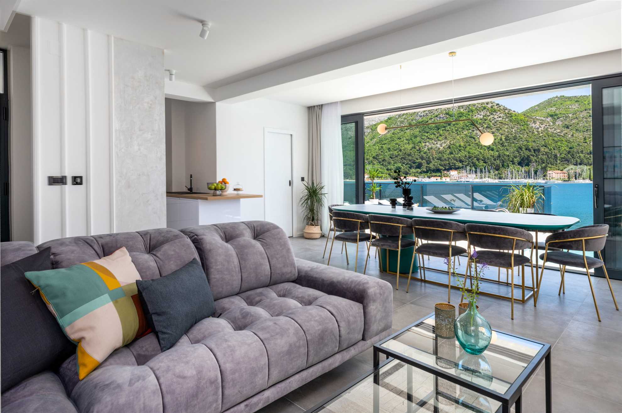 Beachfront Villa Ultimata with Pool