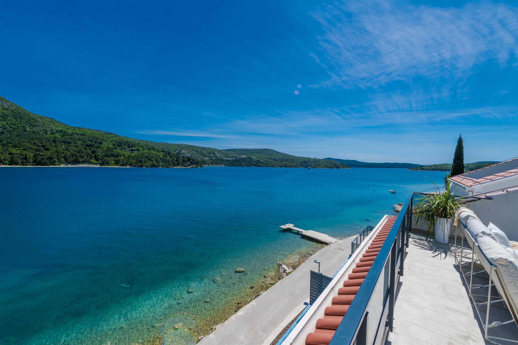 Beachfront Villa Ultimata with Pool