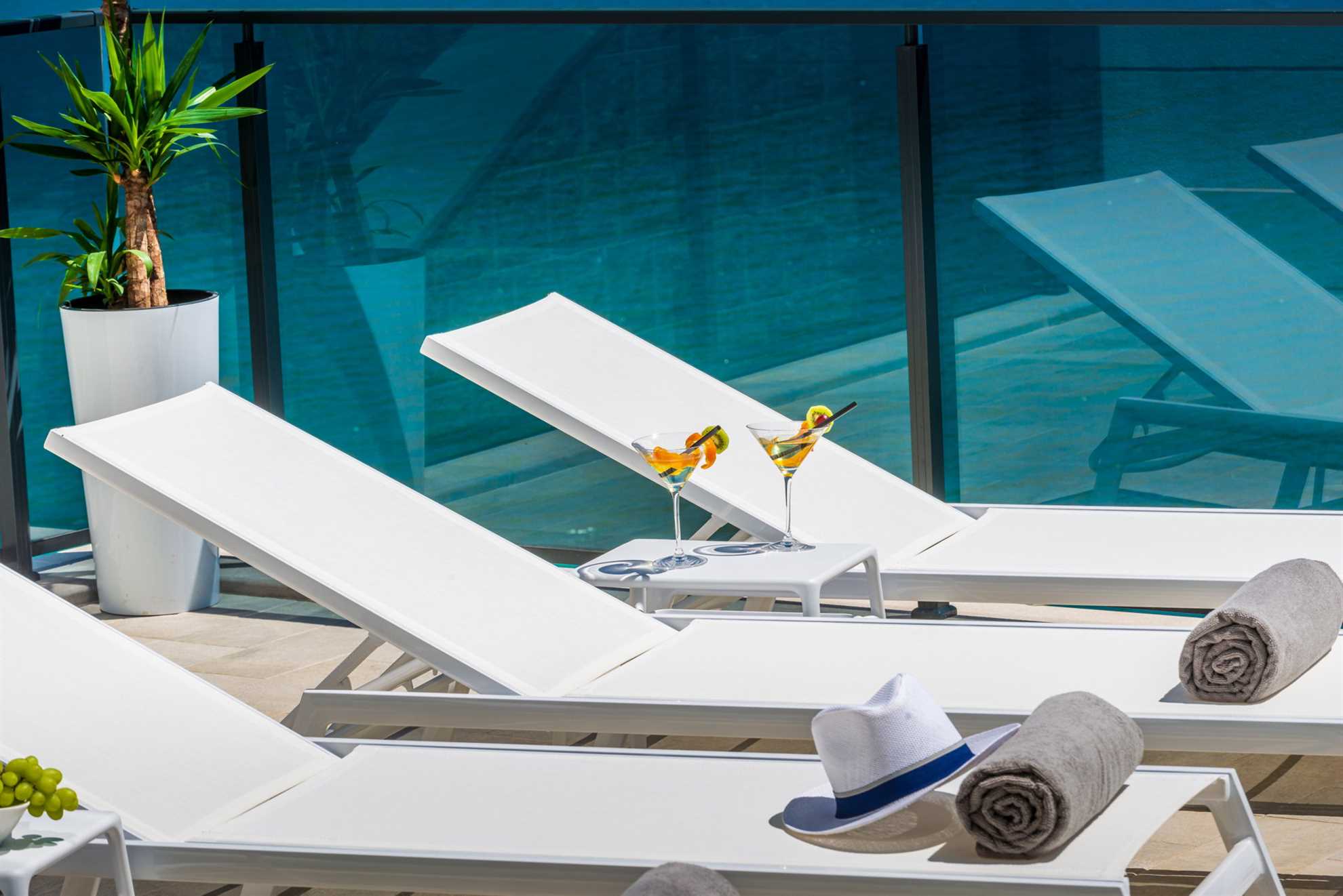 Beachfront Villa Ultimata with Pool