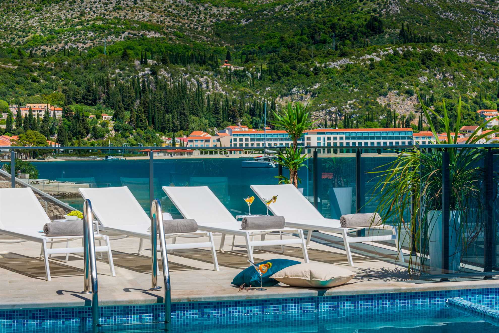Beachfront Villa Ultimata with Pool