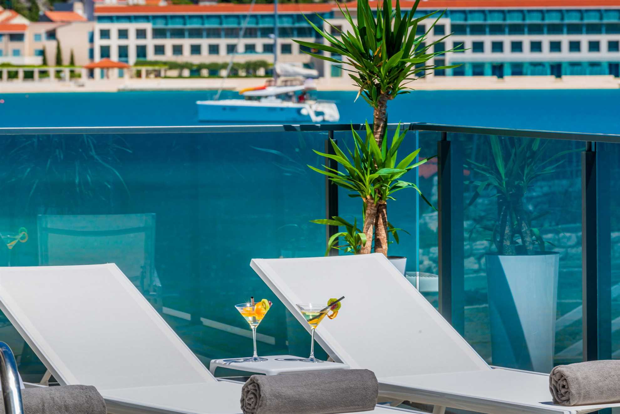 Beachfront Villa Ultimata with Pool