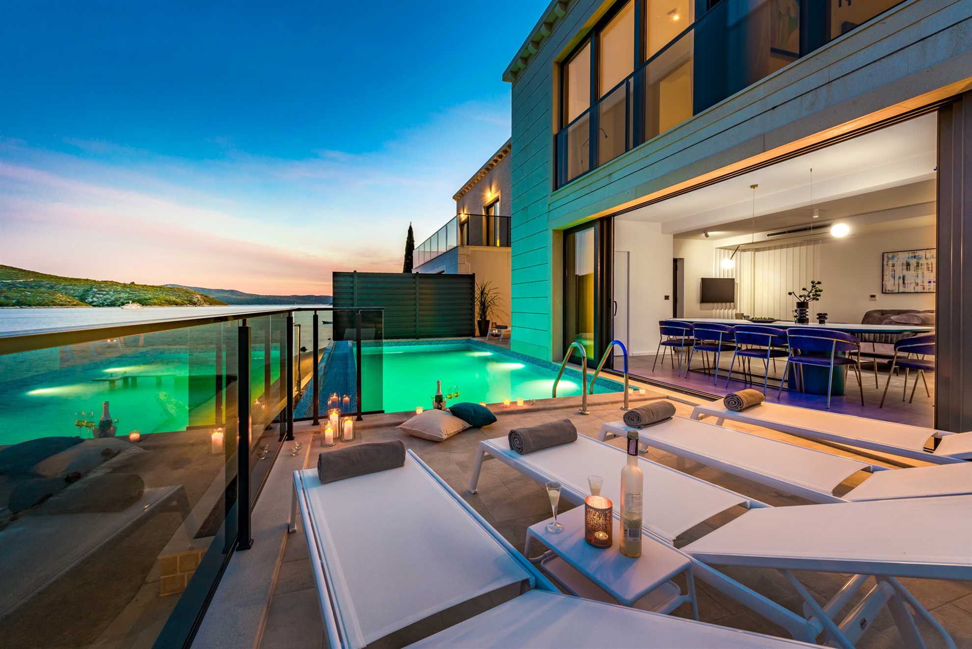 Beachfront Villa Ultimata with Pool