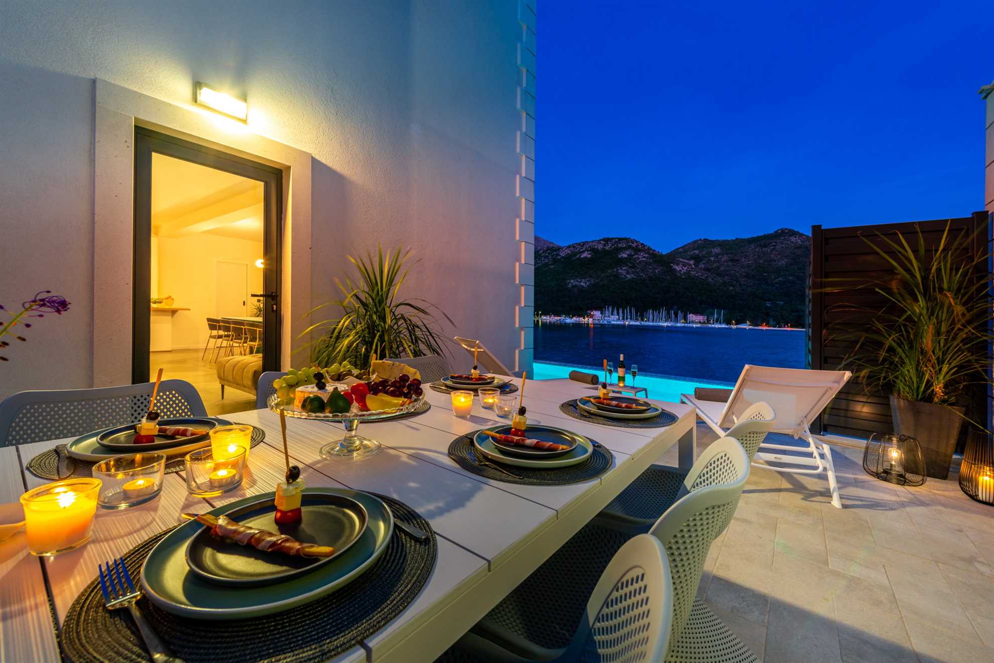 Beachfront Villa Ultimata with Pool