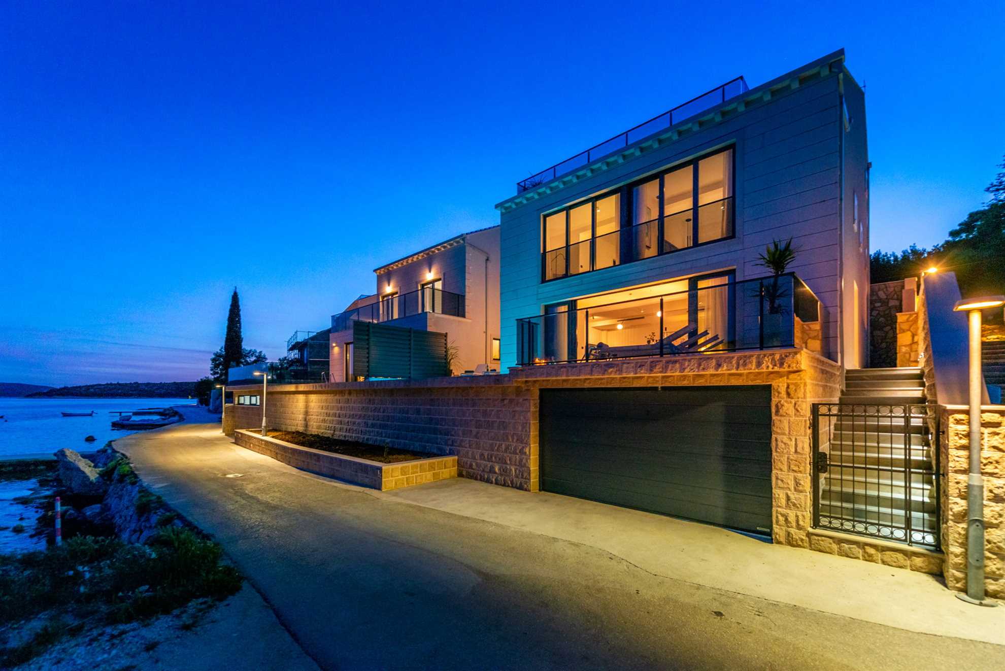Beachfront Villa Ultimata with Pool