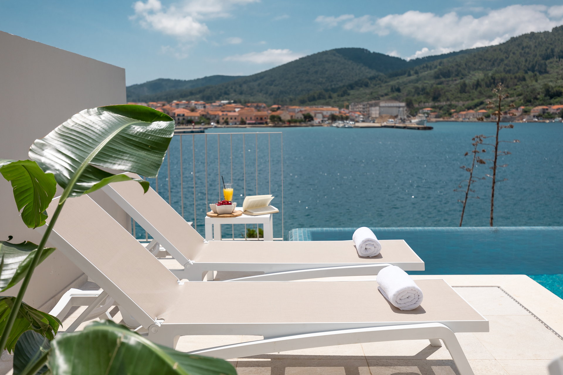 Luxury Villa Violet with Pool