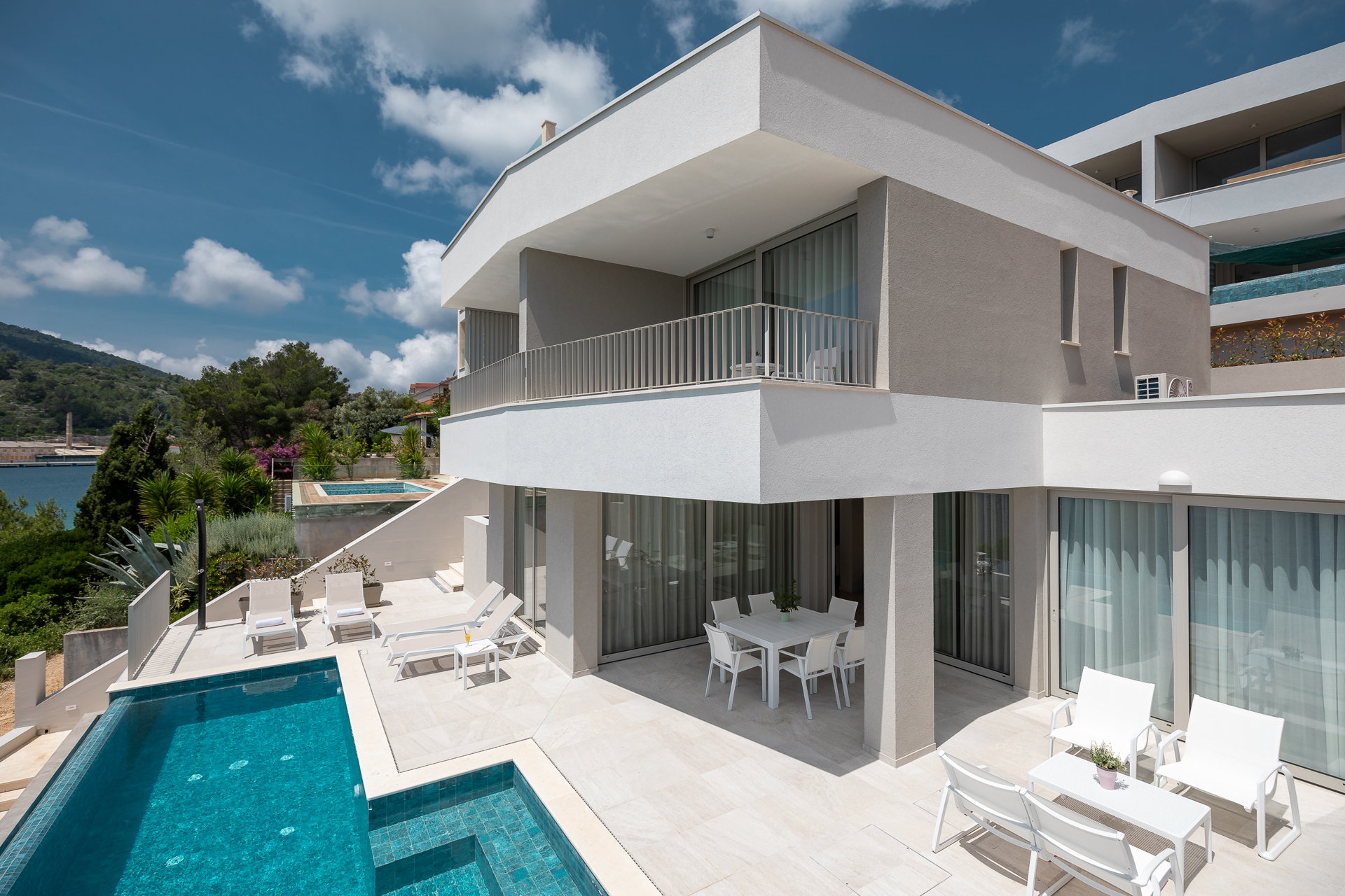 Luxury Villa Violet with Pool