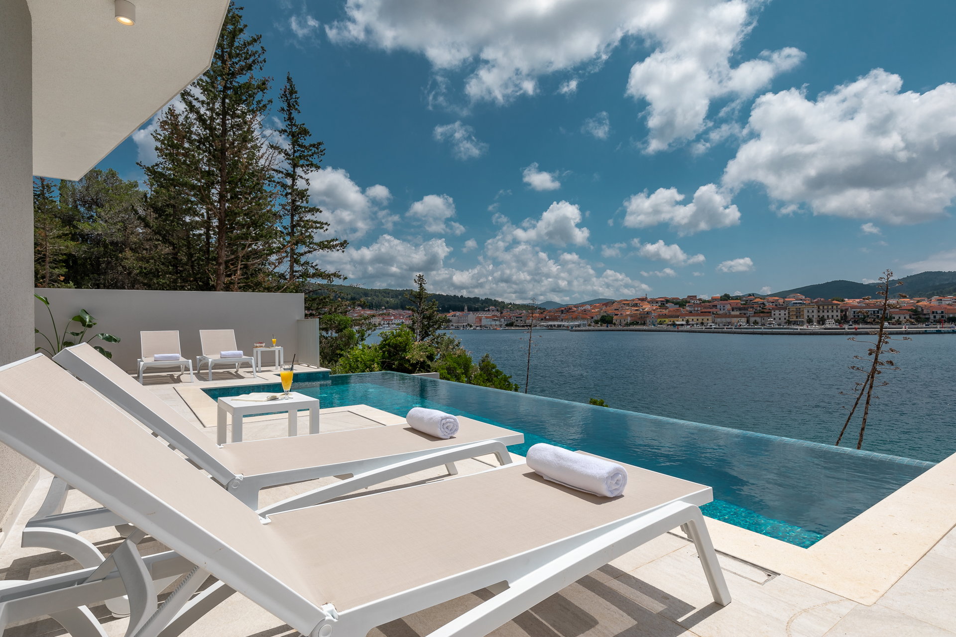 Luxury Villa Violet with Pool