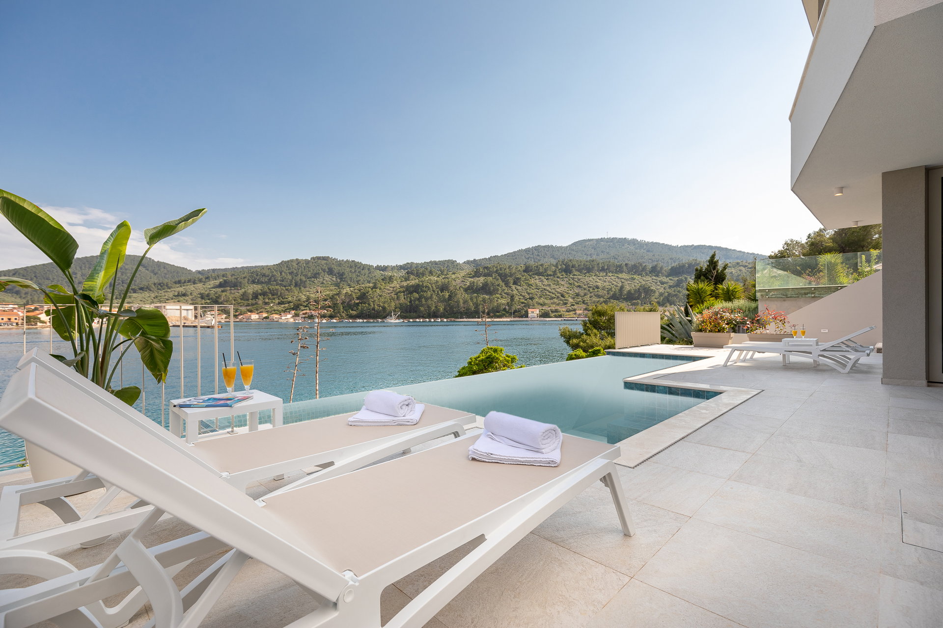 Luxury Villa Violet with Pool