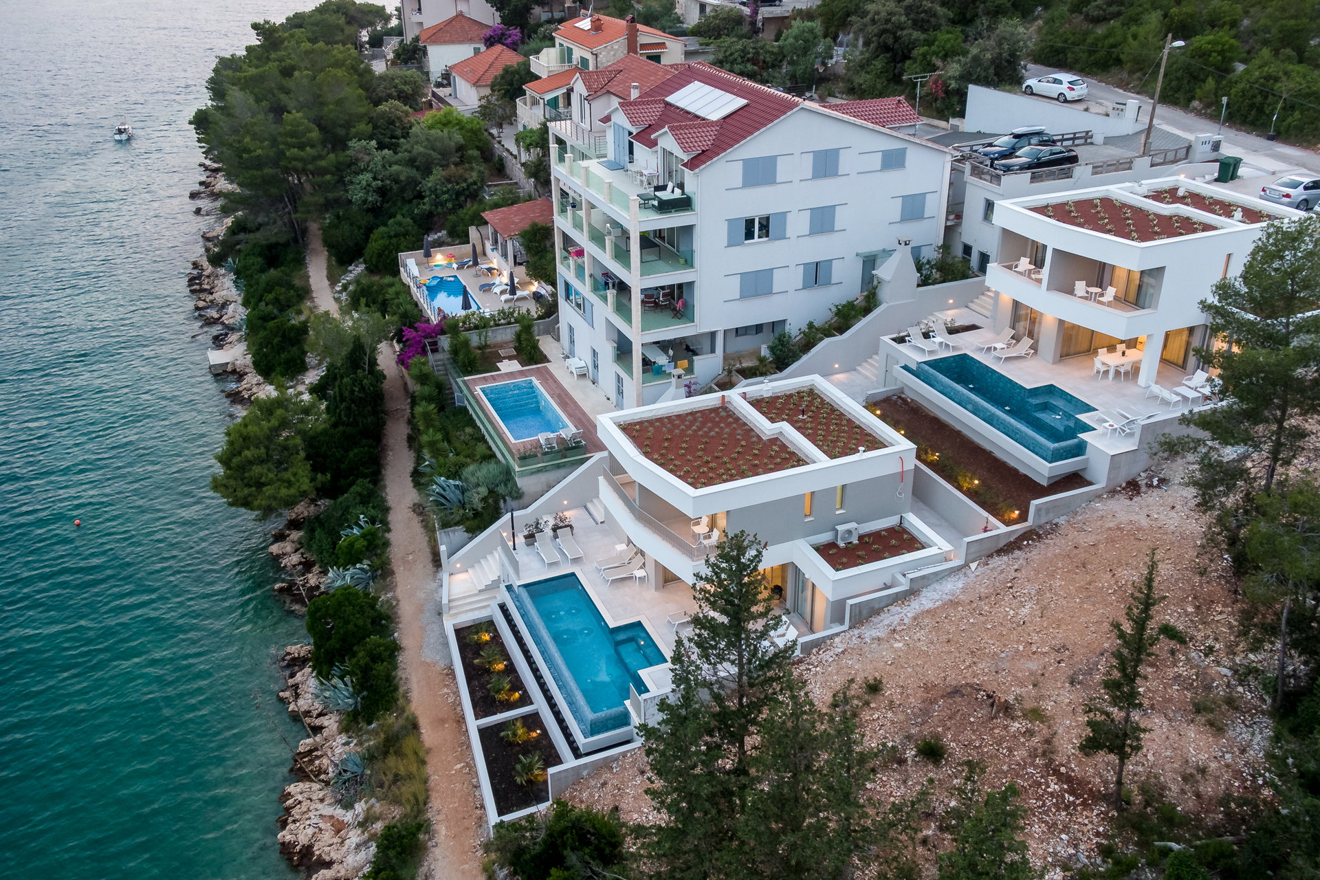 Luxury Villa Ivy with Pool