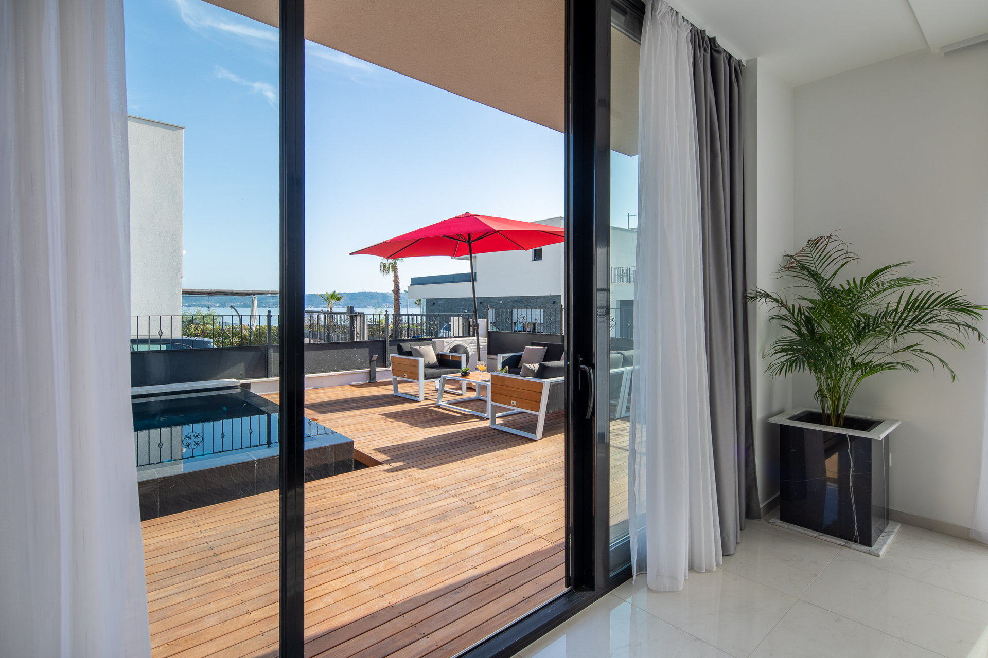 Luxury Villa Anchor with Heated Pool