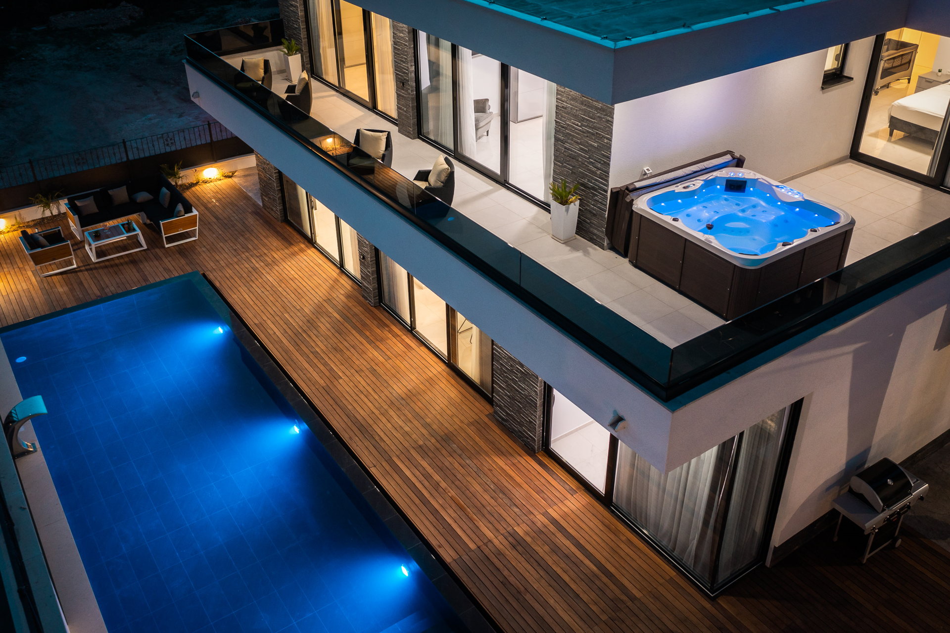 Luxury Villa Anchor with Heated Pool