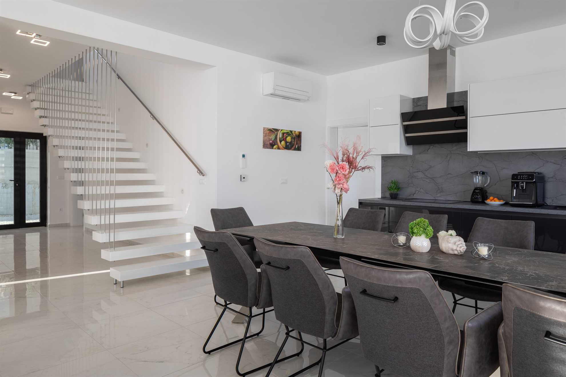 Luxury Villa Anchor with Heated Pool