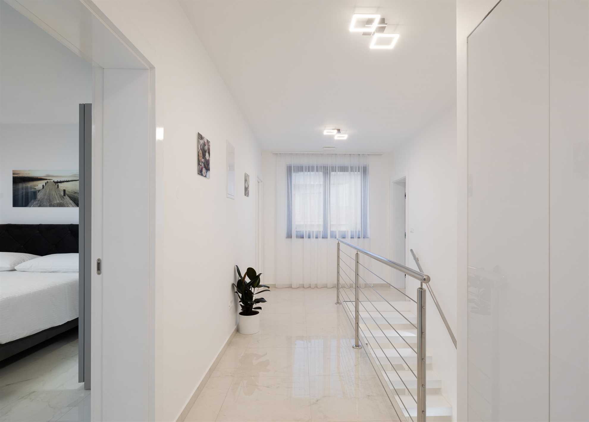 Luxury Villa Anchor with Heated Pool