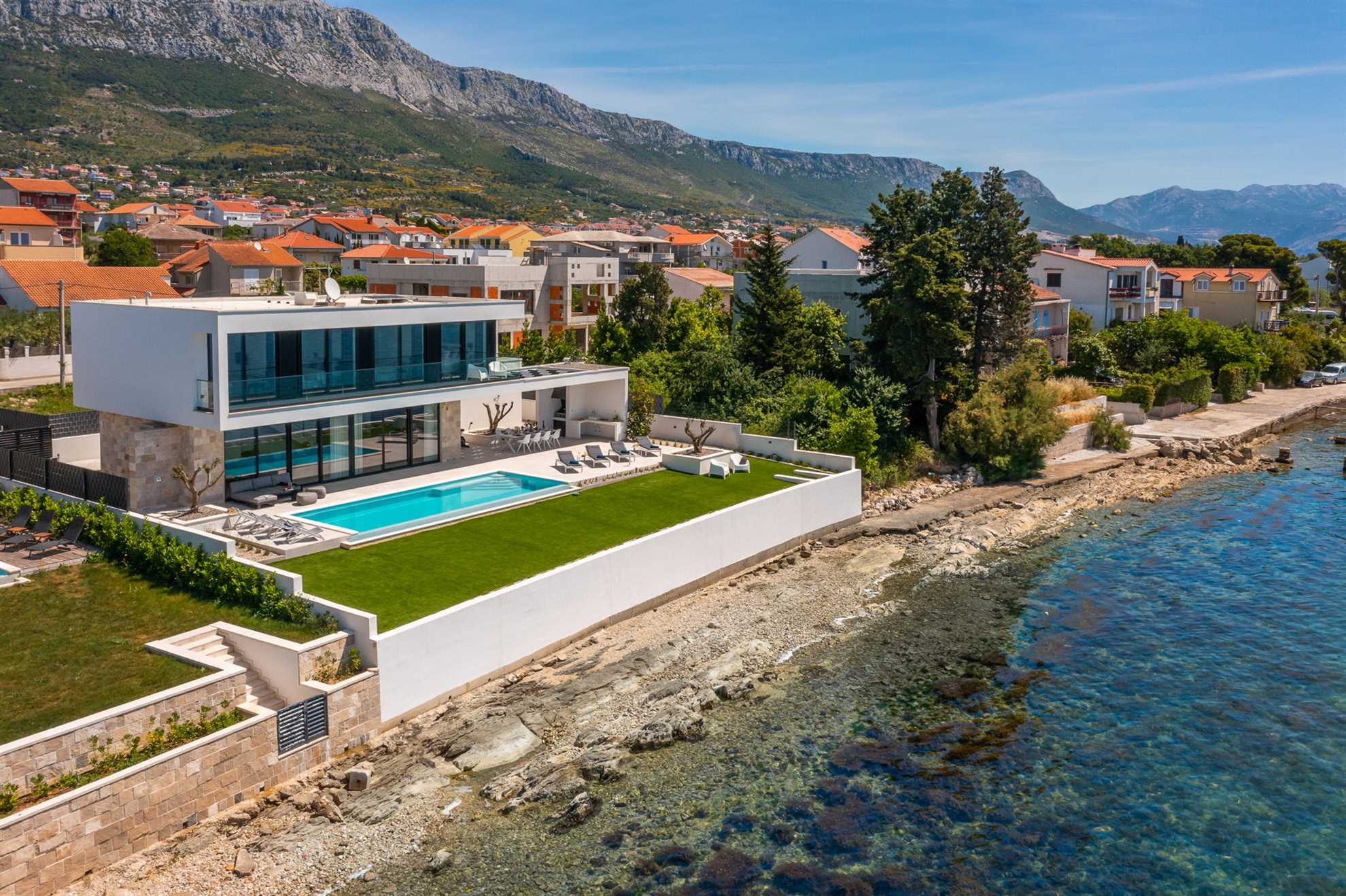 Beachfront Villa The View with Pool
