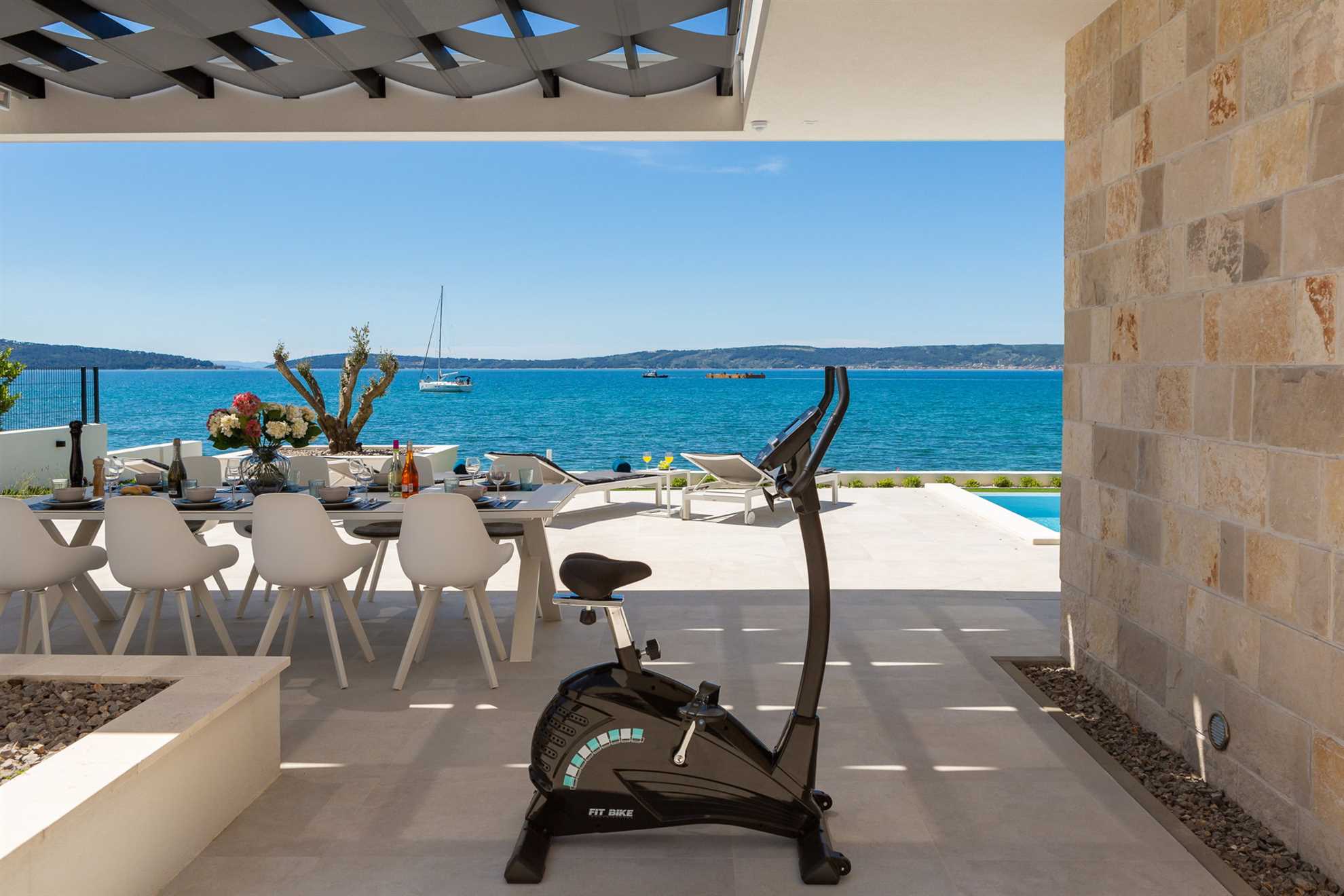 Beachfront Villa The View with Pool