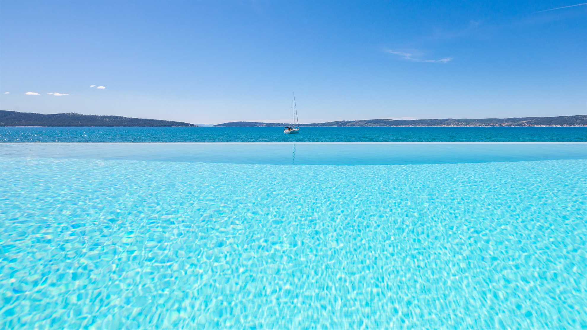 Beachfront Villa The View with Pool