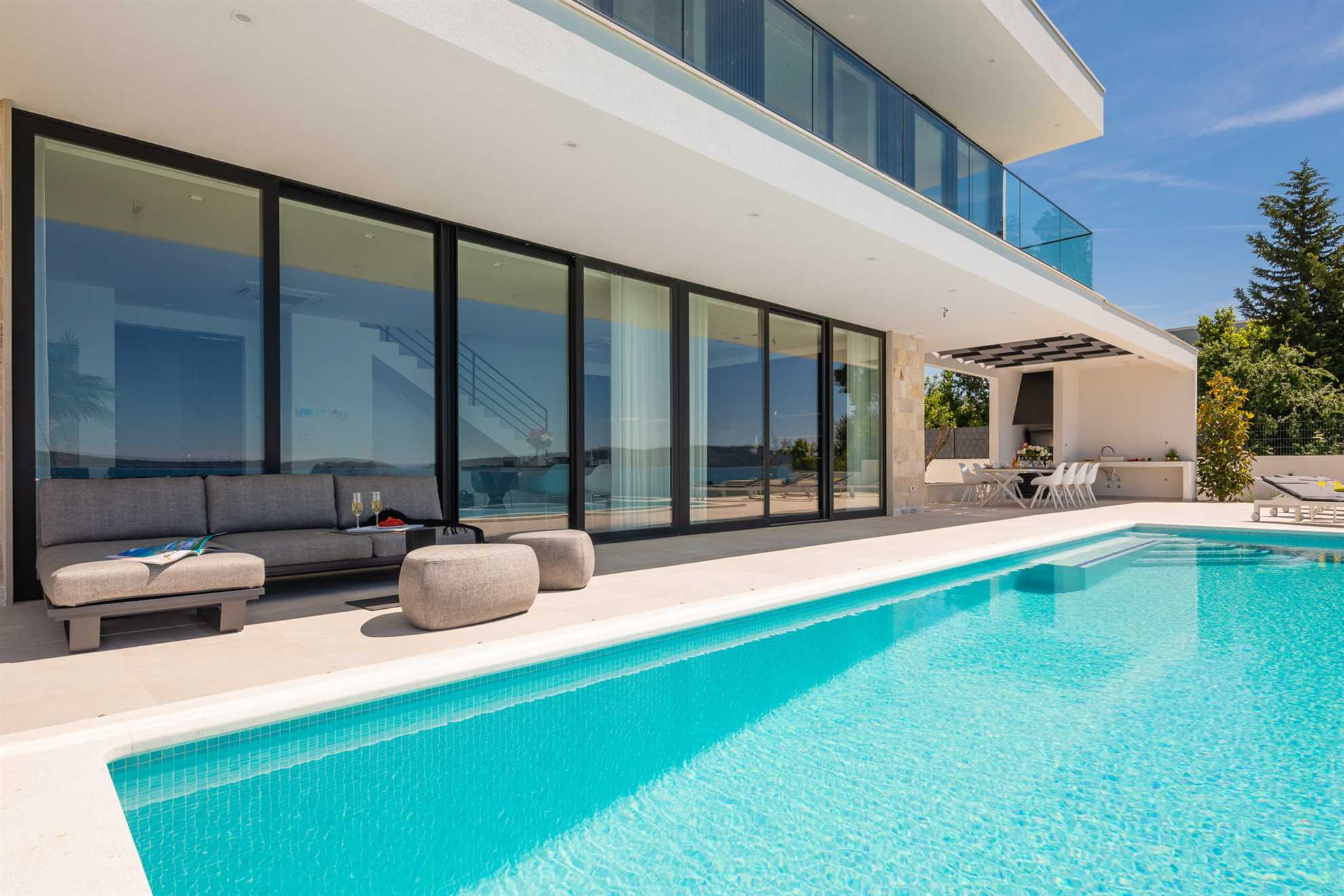 Beachfront Villa The View with Pool