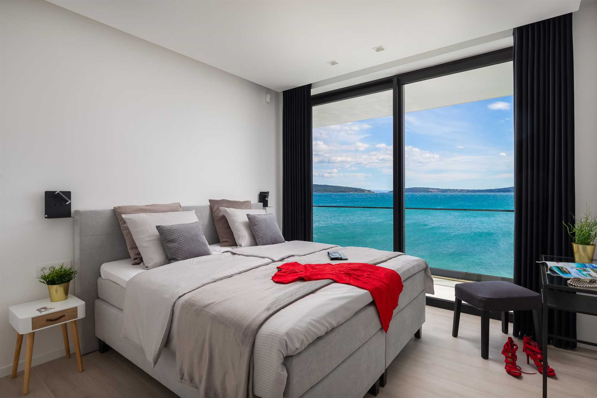 Beachfront Villa The View with Pool