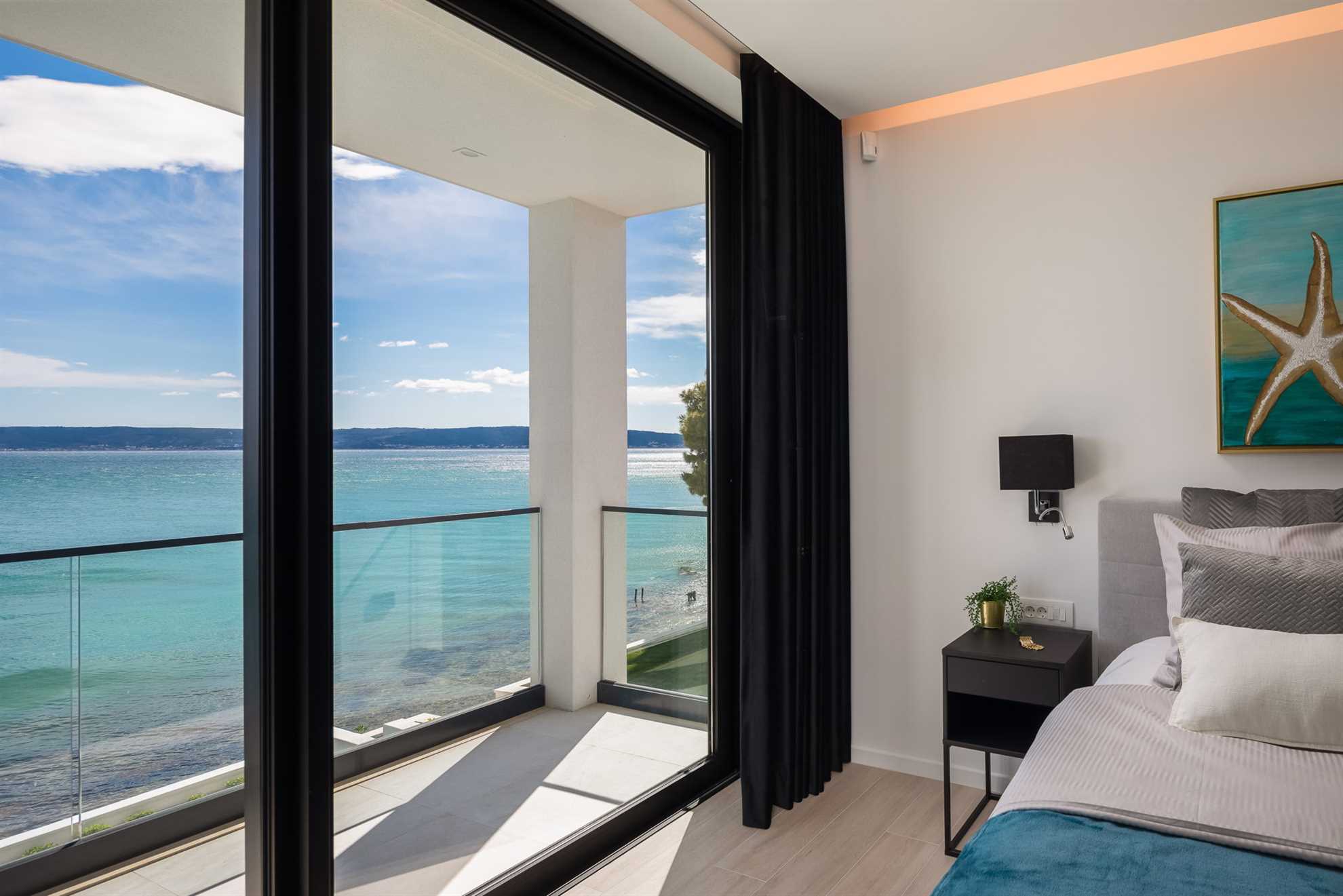 Beachfront Villa The View with Pool
