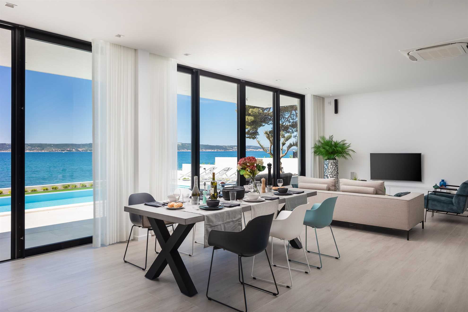 Beachfront Villa The View with Pool