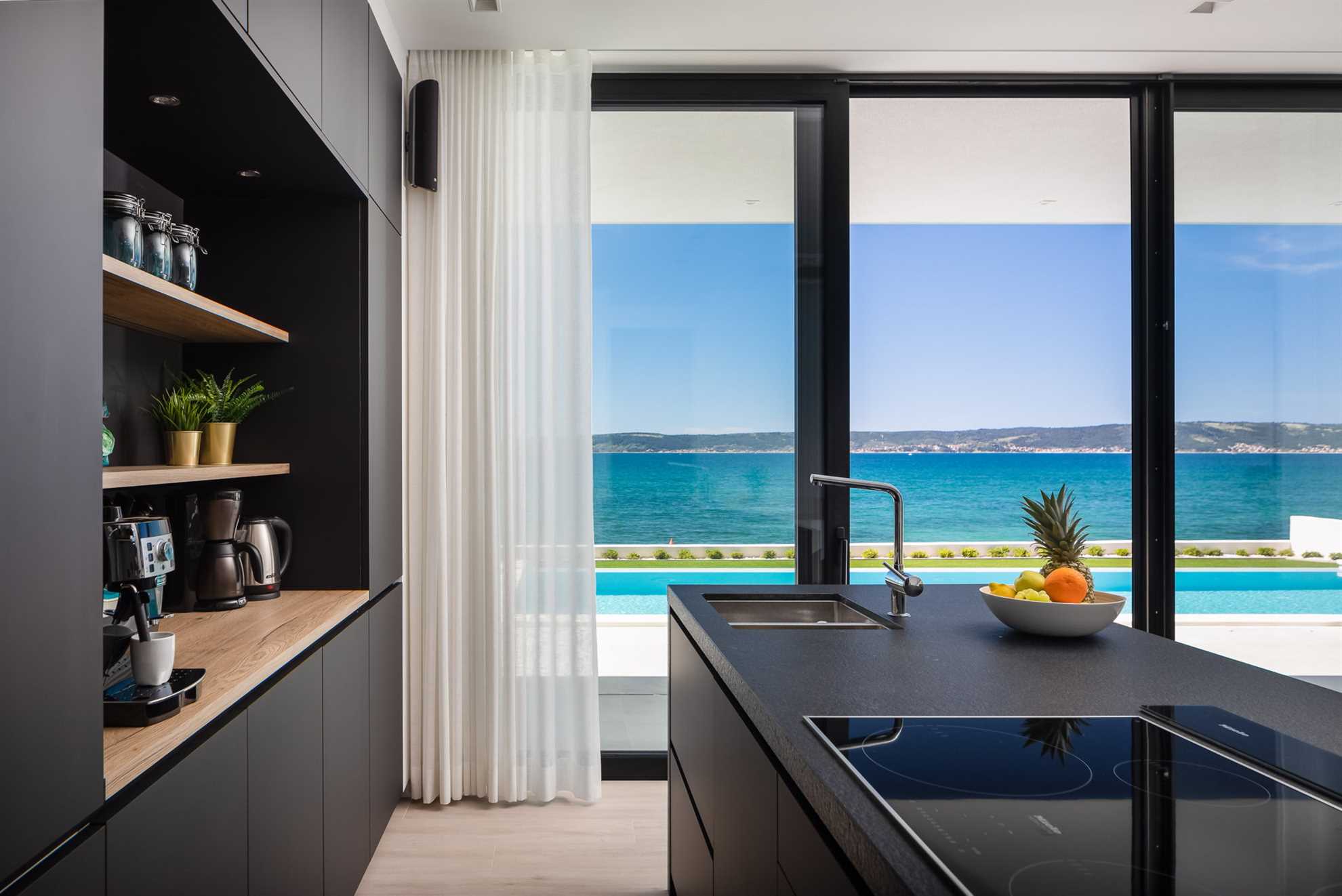 Beachfront Villa The View with Pool