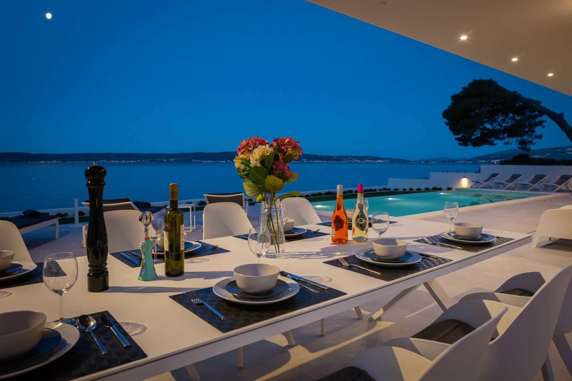Beachfront Villa The View with Pool