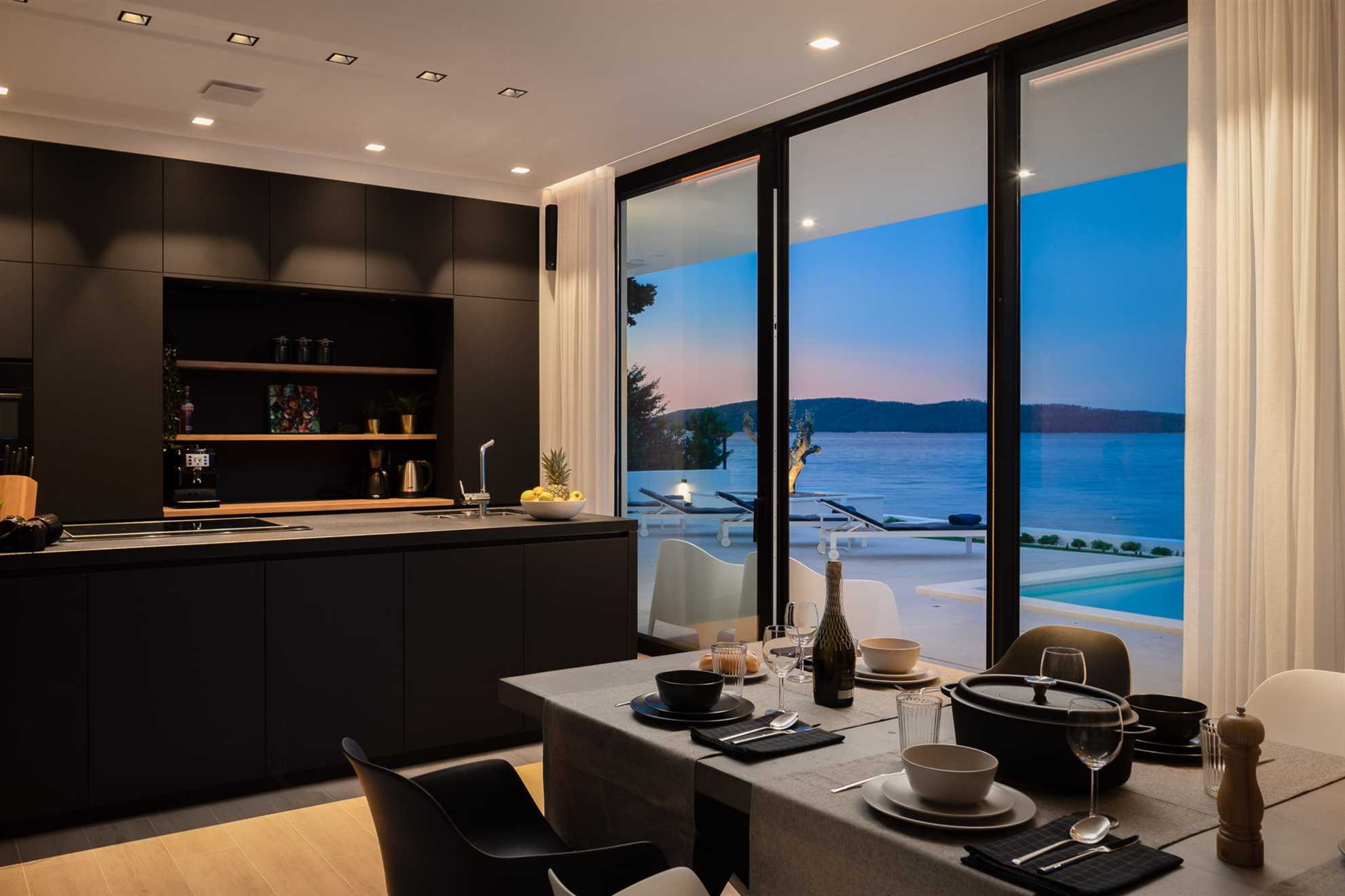 Beachfront Villa The View with Pool