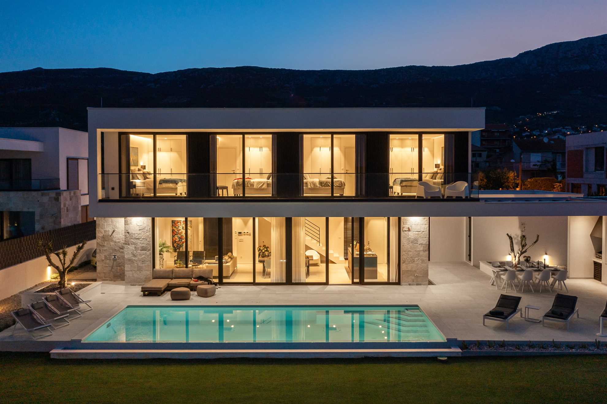 Beachfront Villa The View with Pool