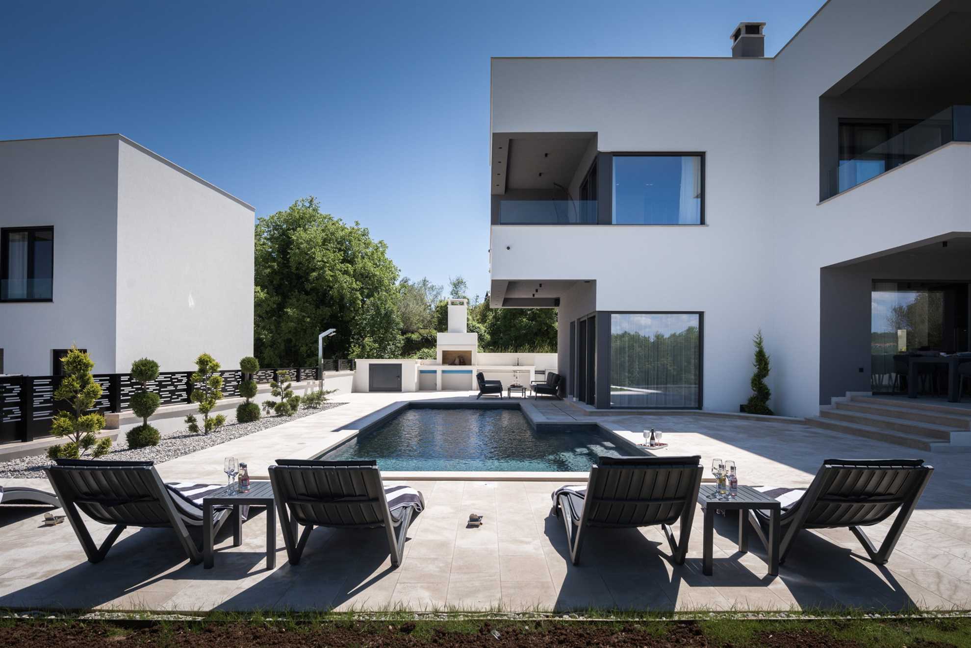 Luxury Villa Mercury with Pool