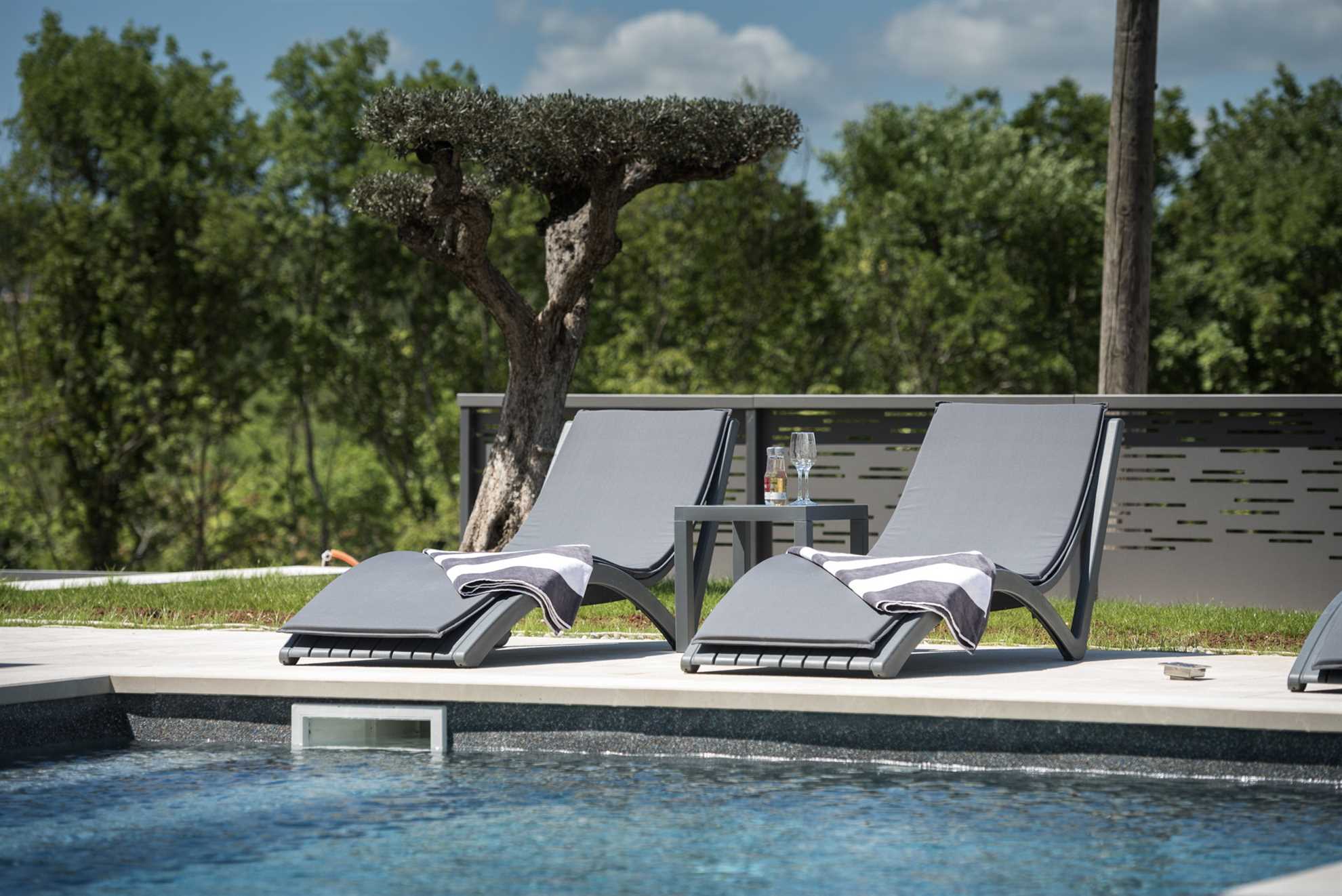 Luxury Villa Mercury with Pool