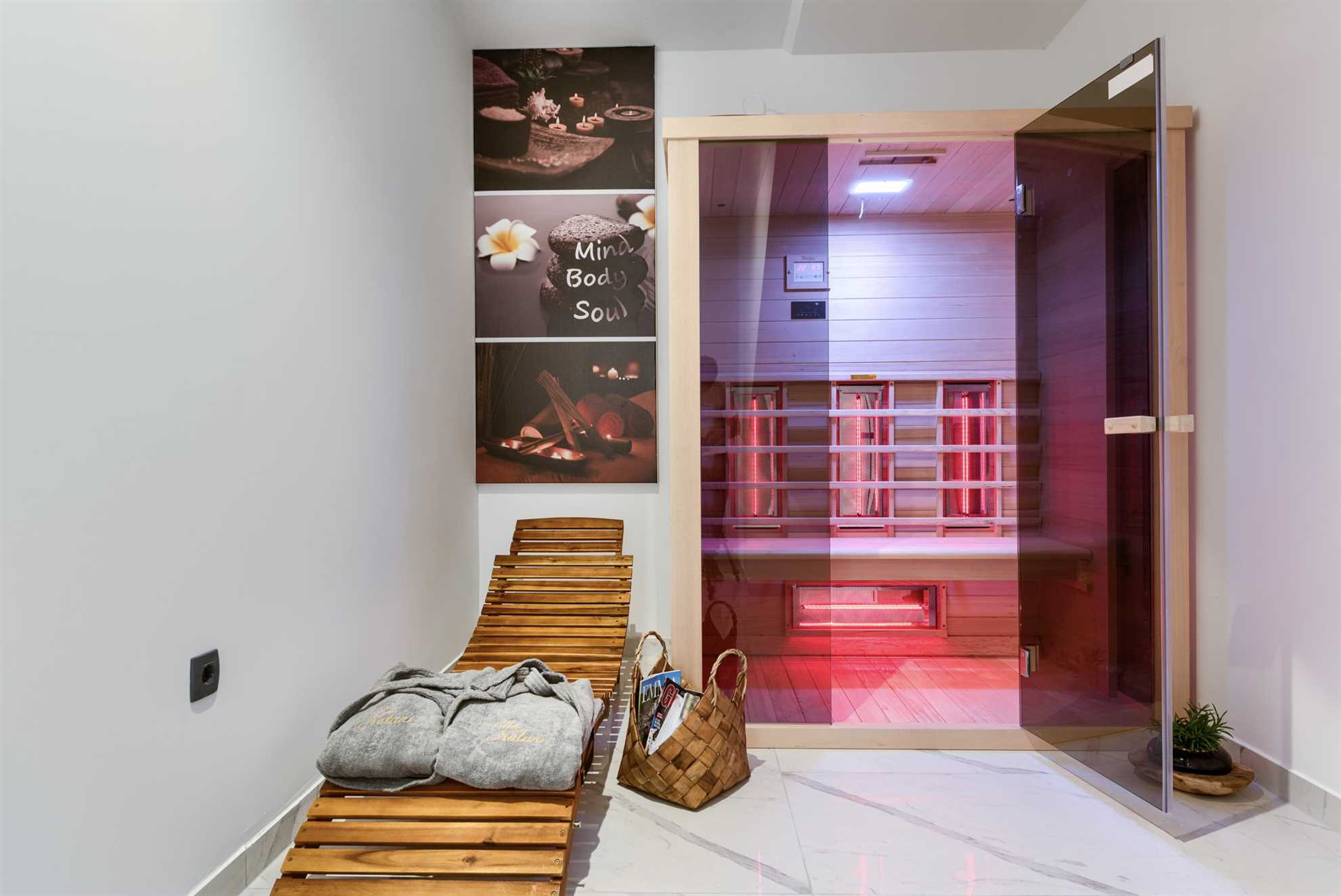 Luxury Villa Mercury with Pool