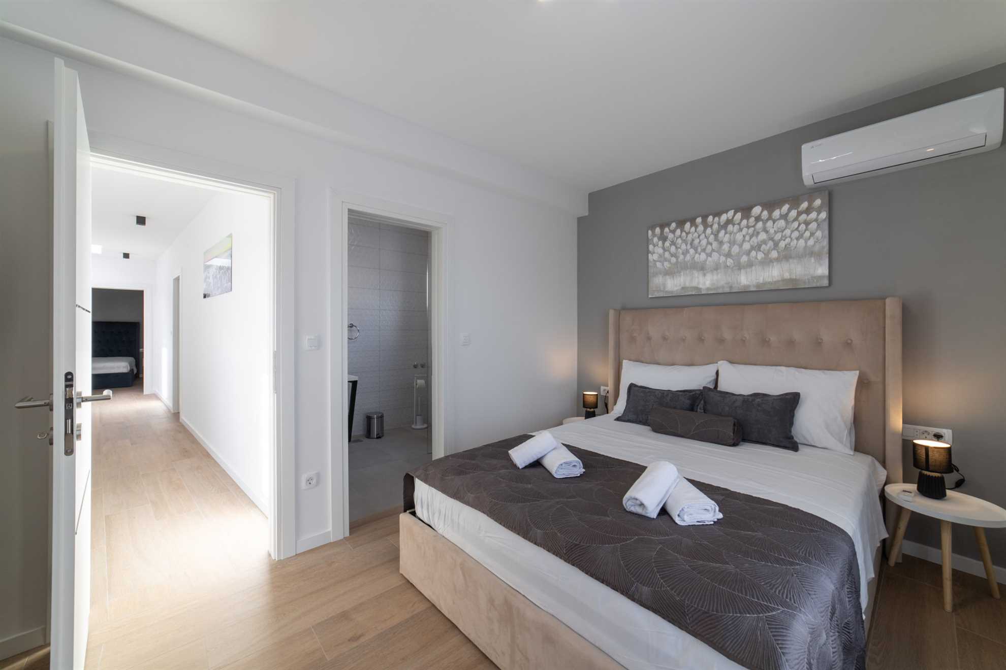 Villa Avanna with Heated Pool