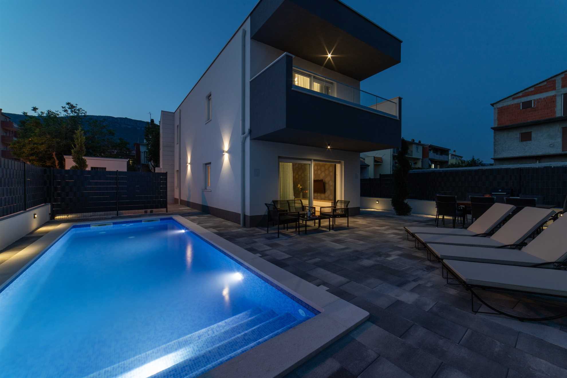 Villa Avanna with Heated Pool