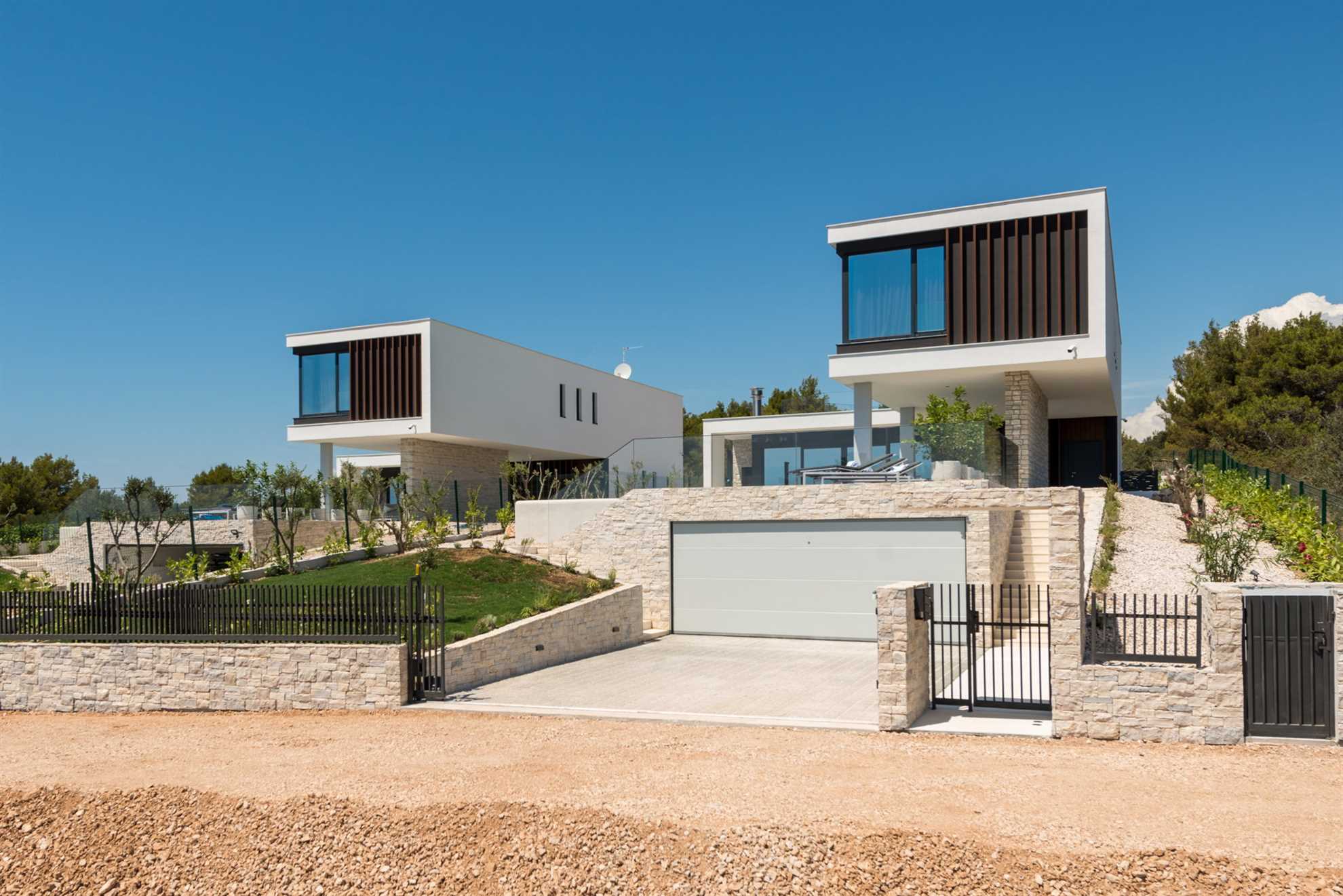 Luxury Villa Voyage with Pool I
