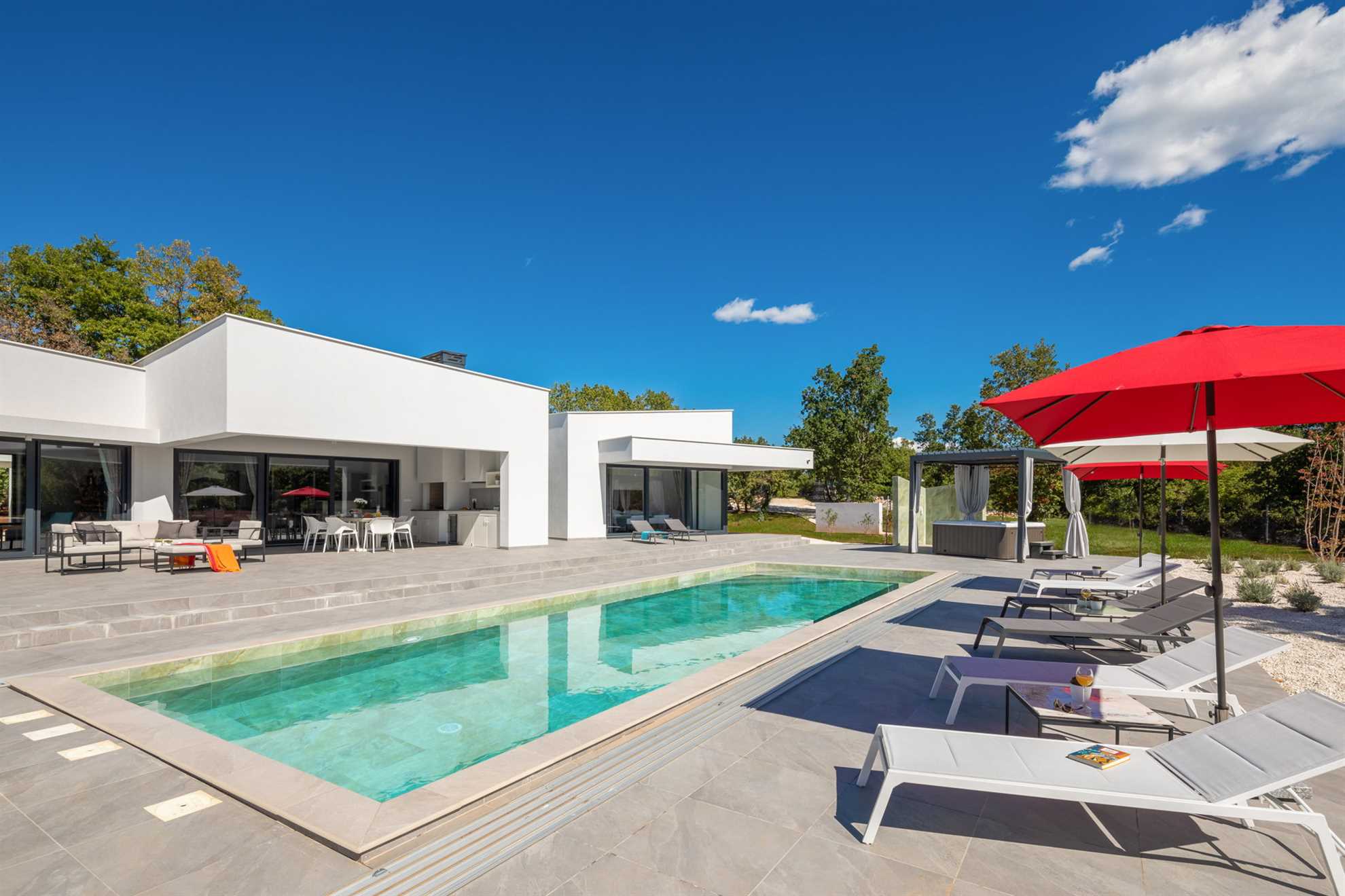 Luxury Villa Mauve with Pool