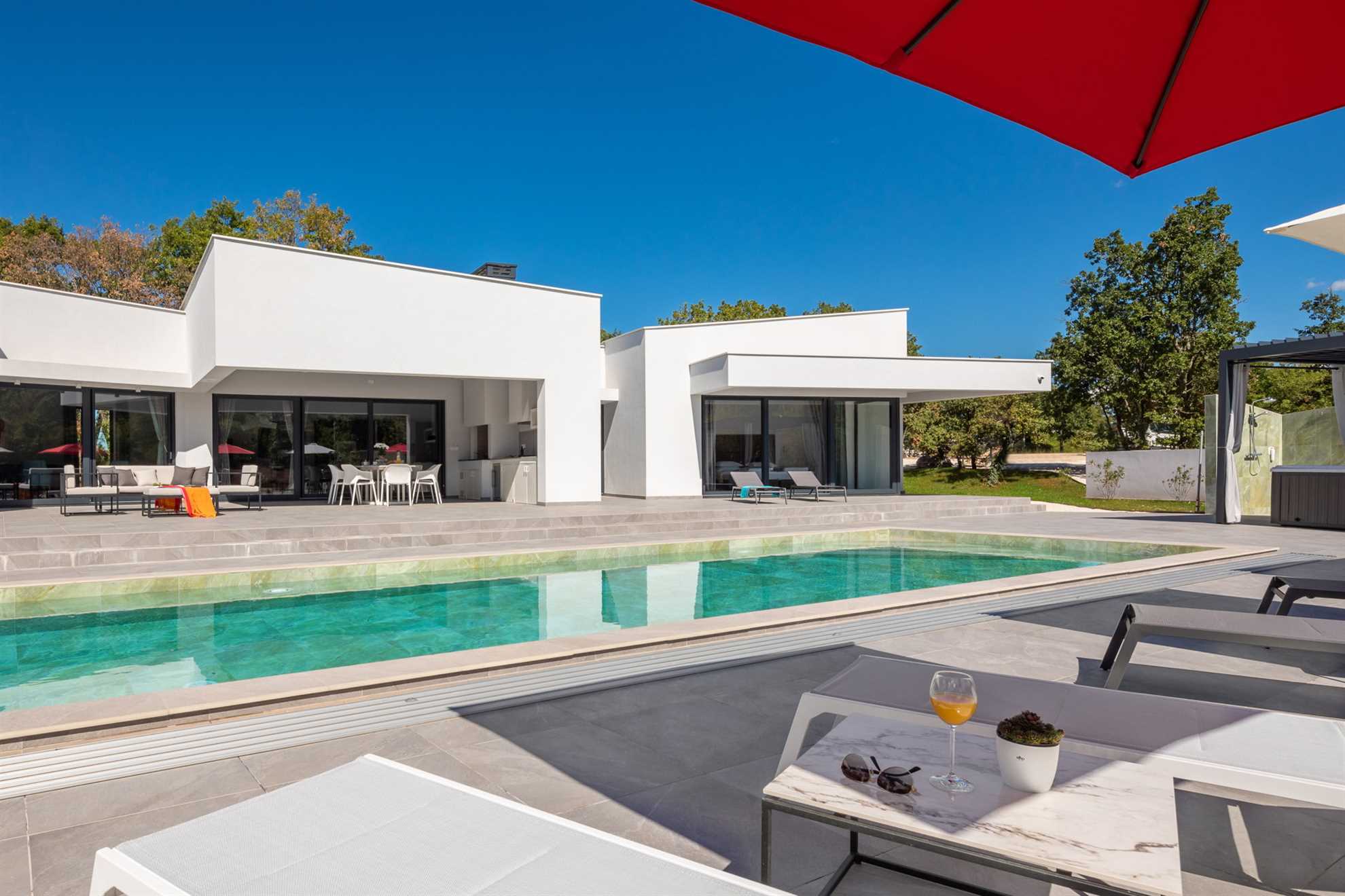 Luxury Villa Mauve with Pool