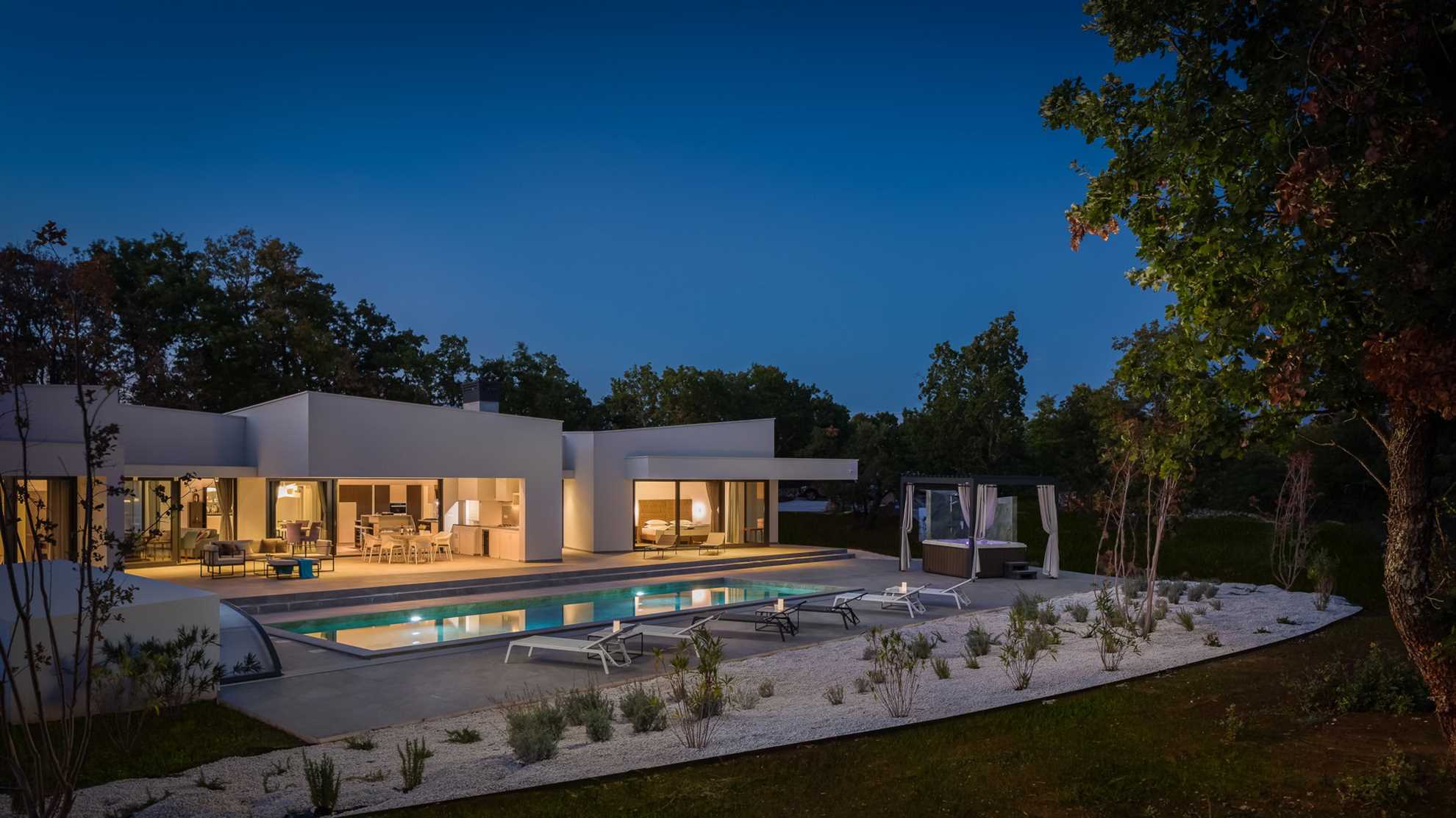 Luxury Villa Mauve with Pool