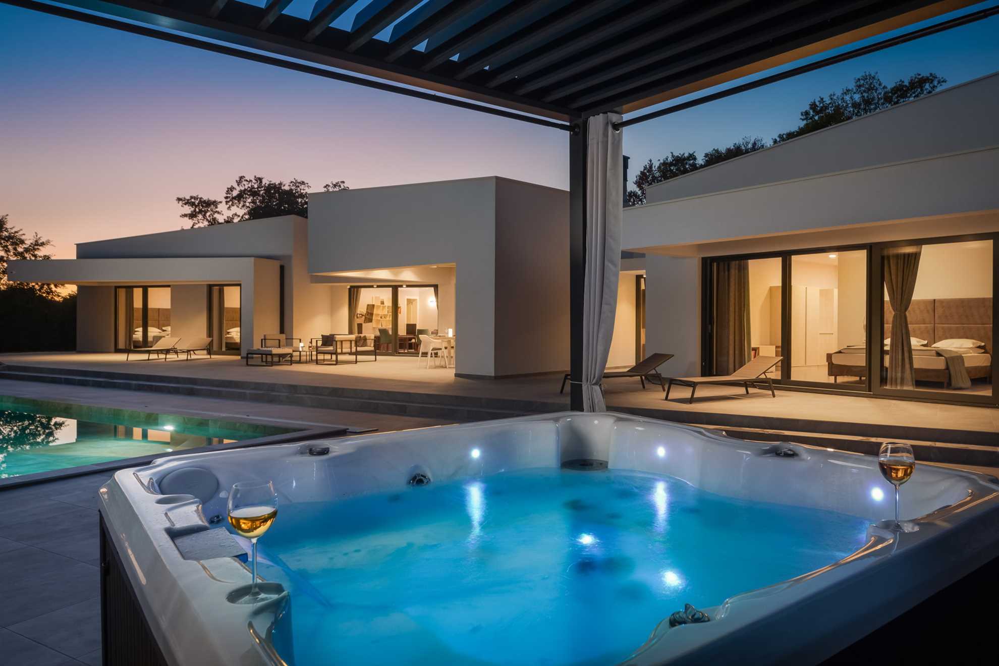 Luxury Villa Mauve with Pool