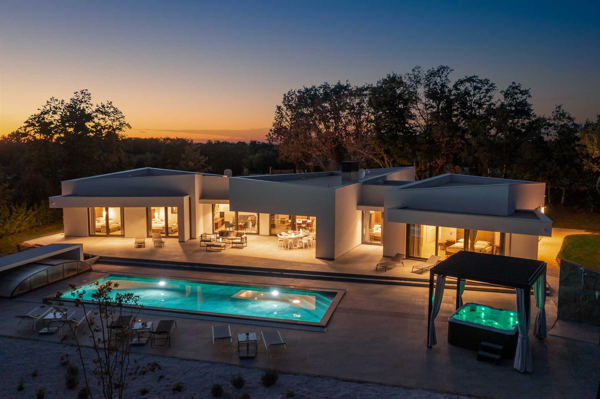 Luxury Villa Mauve with Pool