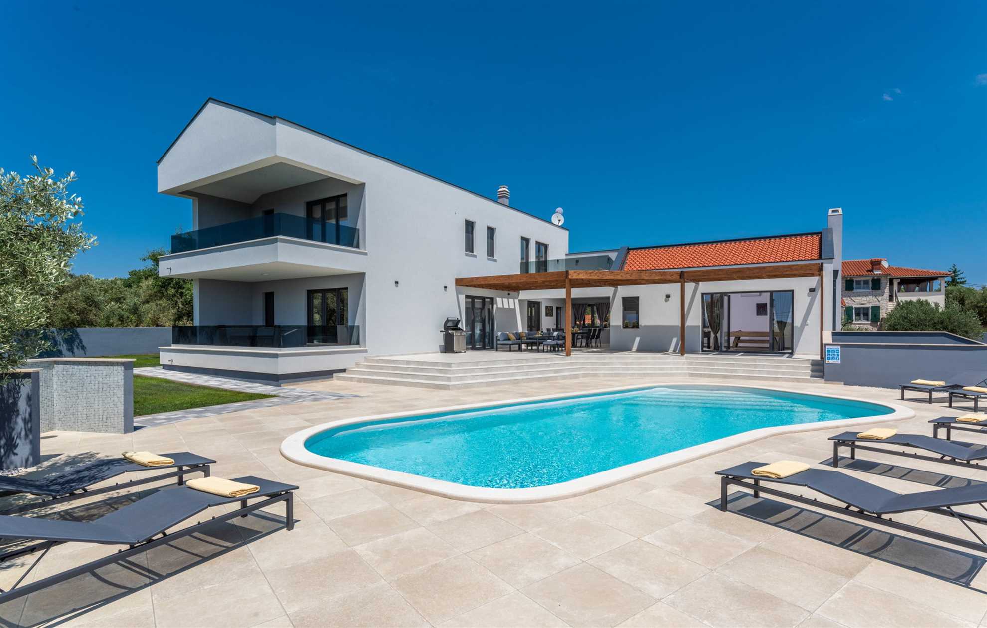 Luxury Villa Immensity with Pool