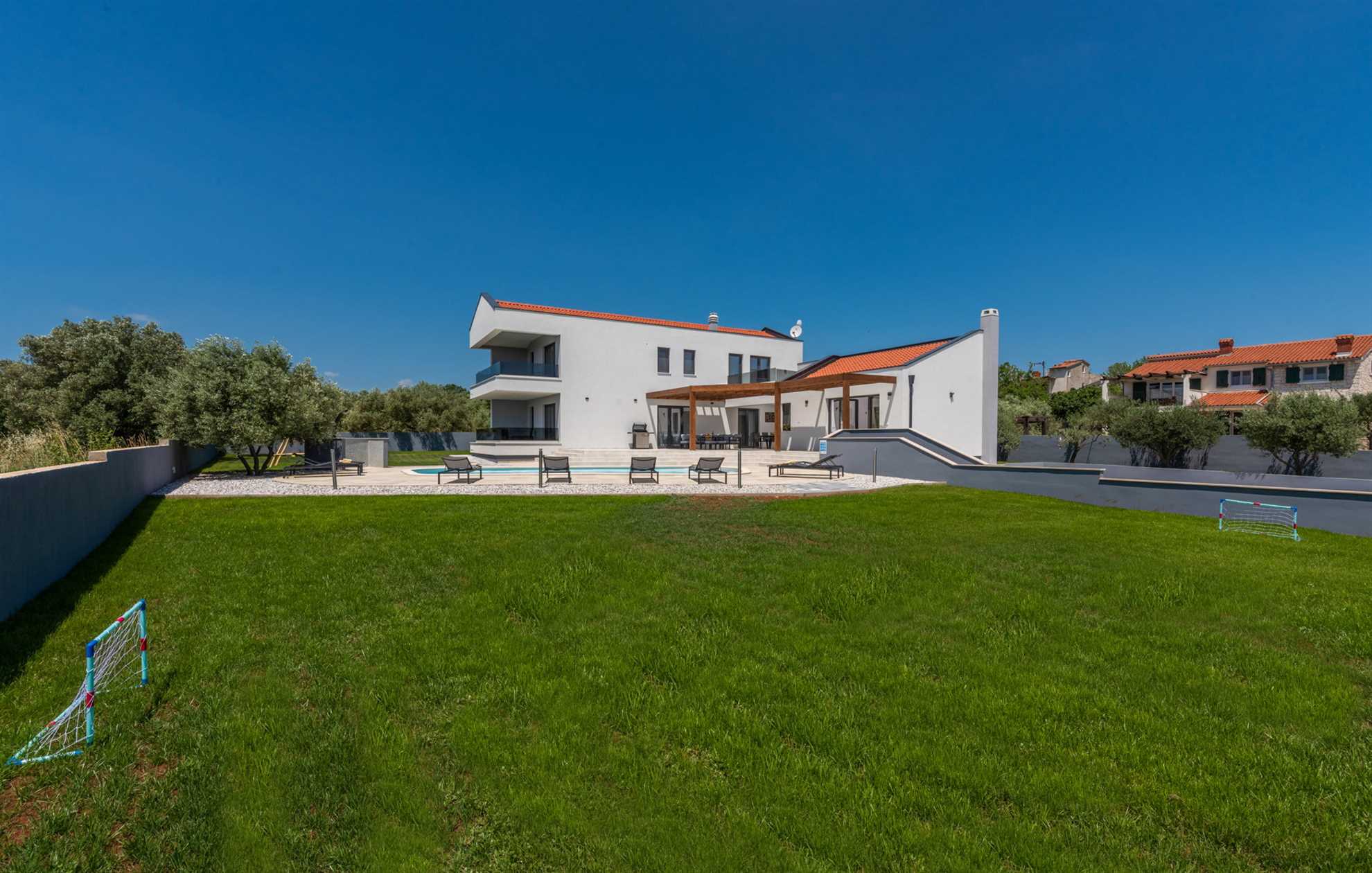 Luxury Villa Immensity with Pool