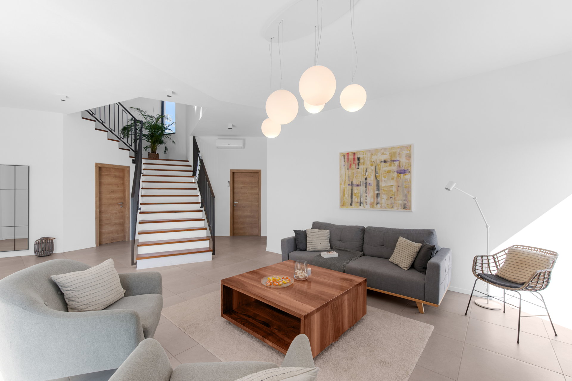 Luxury Villa Abstracta with Pool