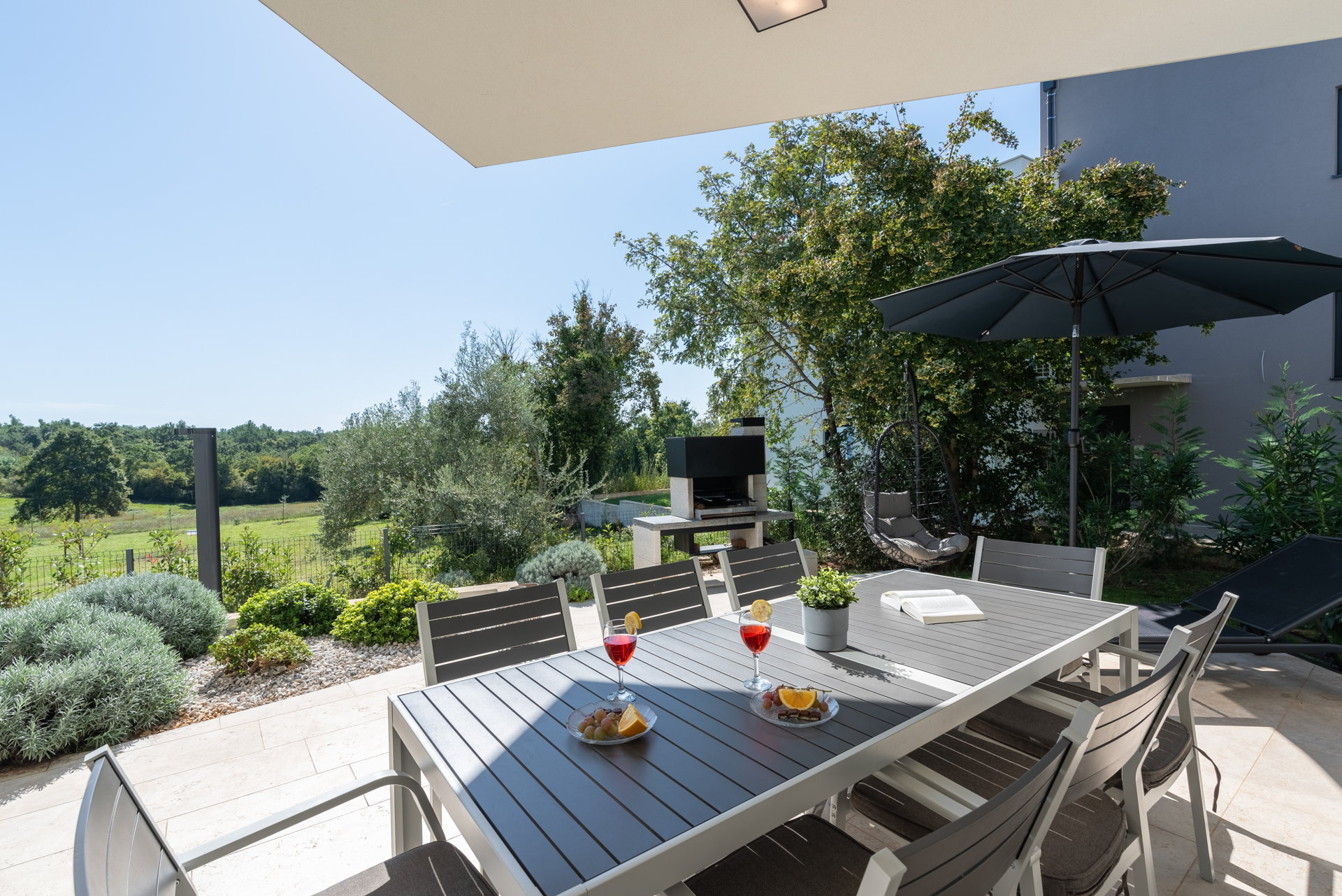 Luxury Villa Abstracta with Pool