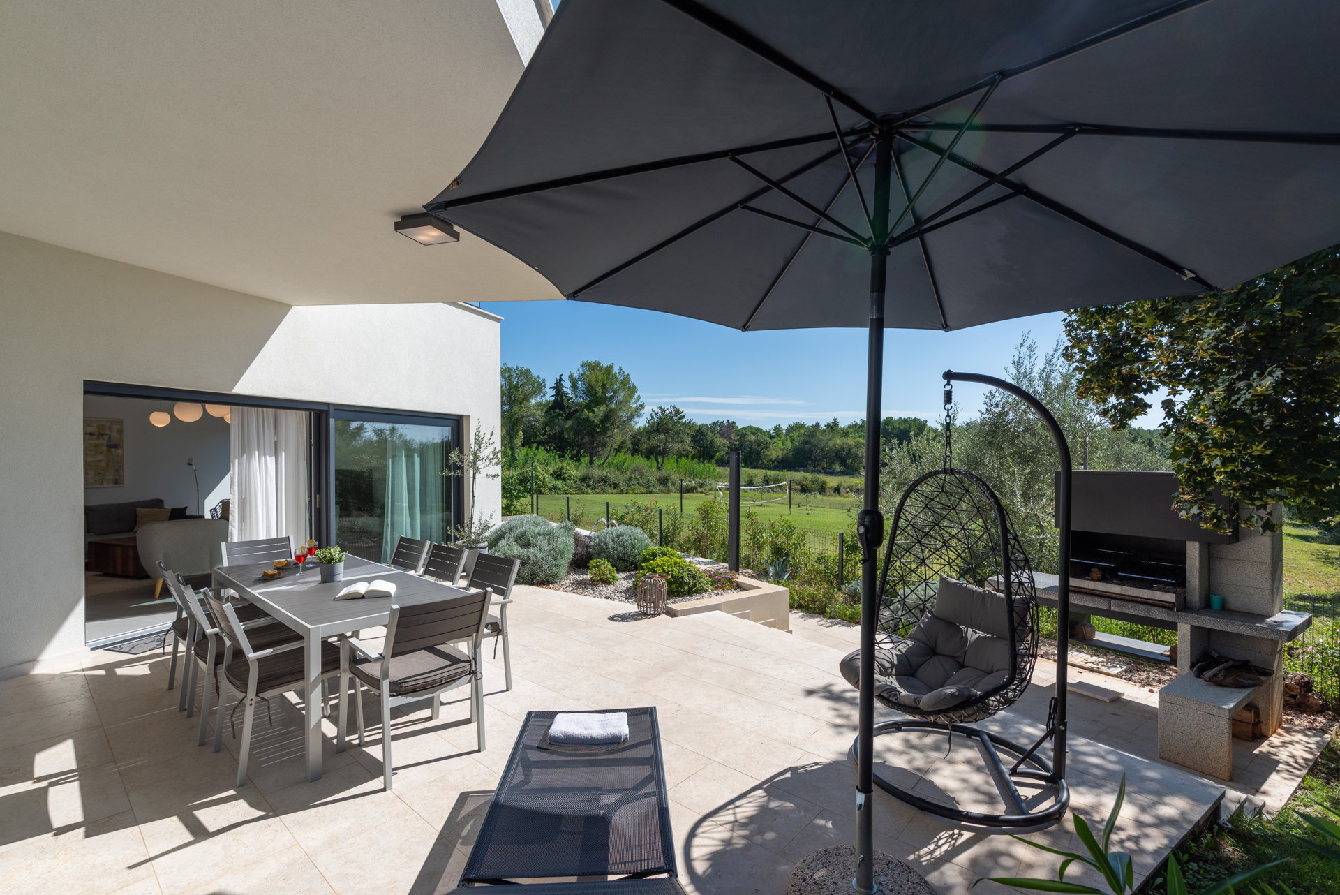 Luxury Villa Abstracta with Pool