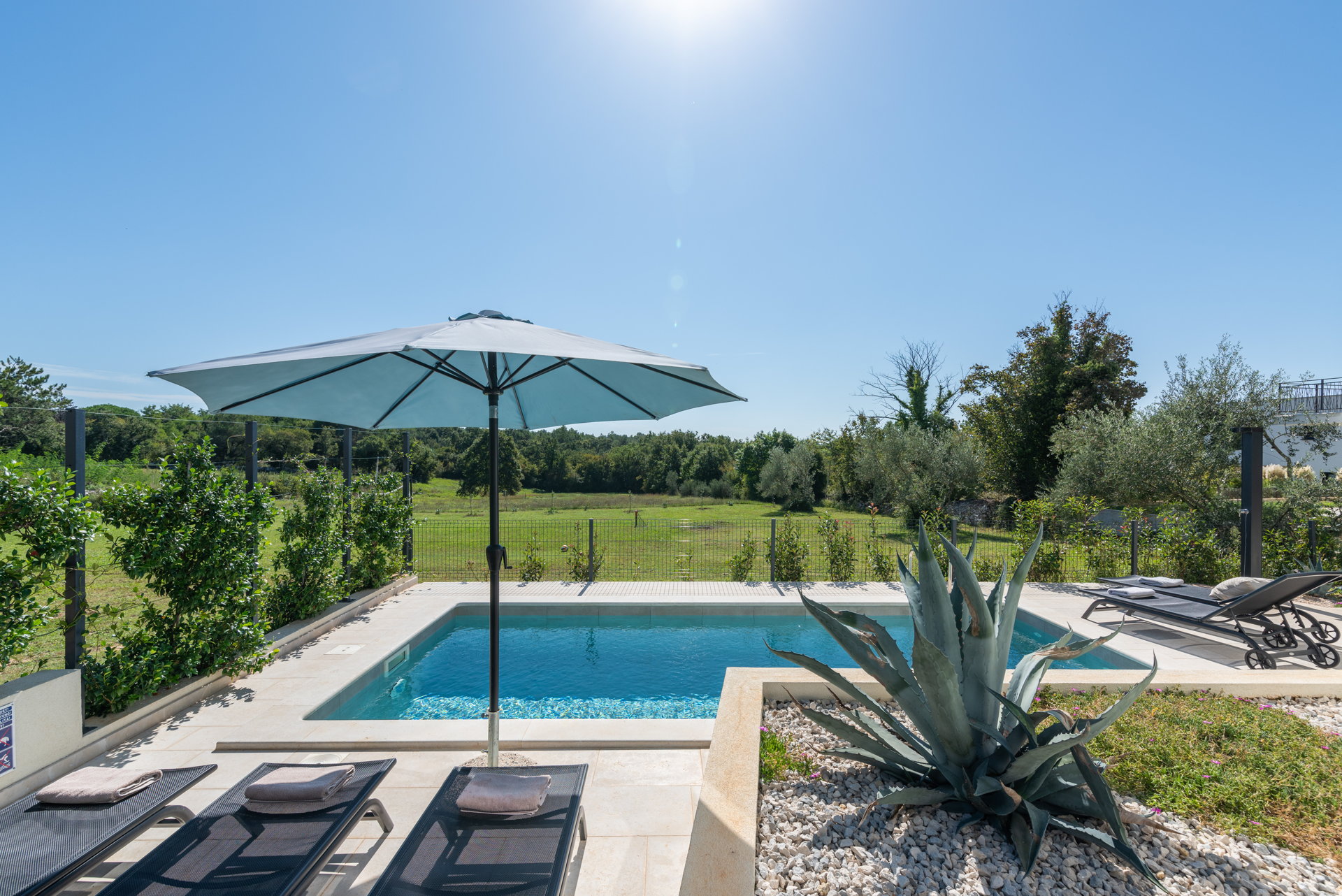 Luxury Villa Abstracta with Pool