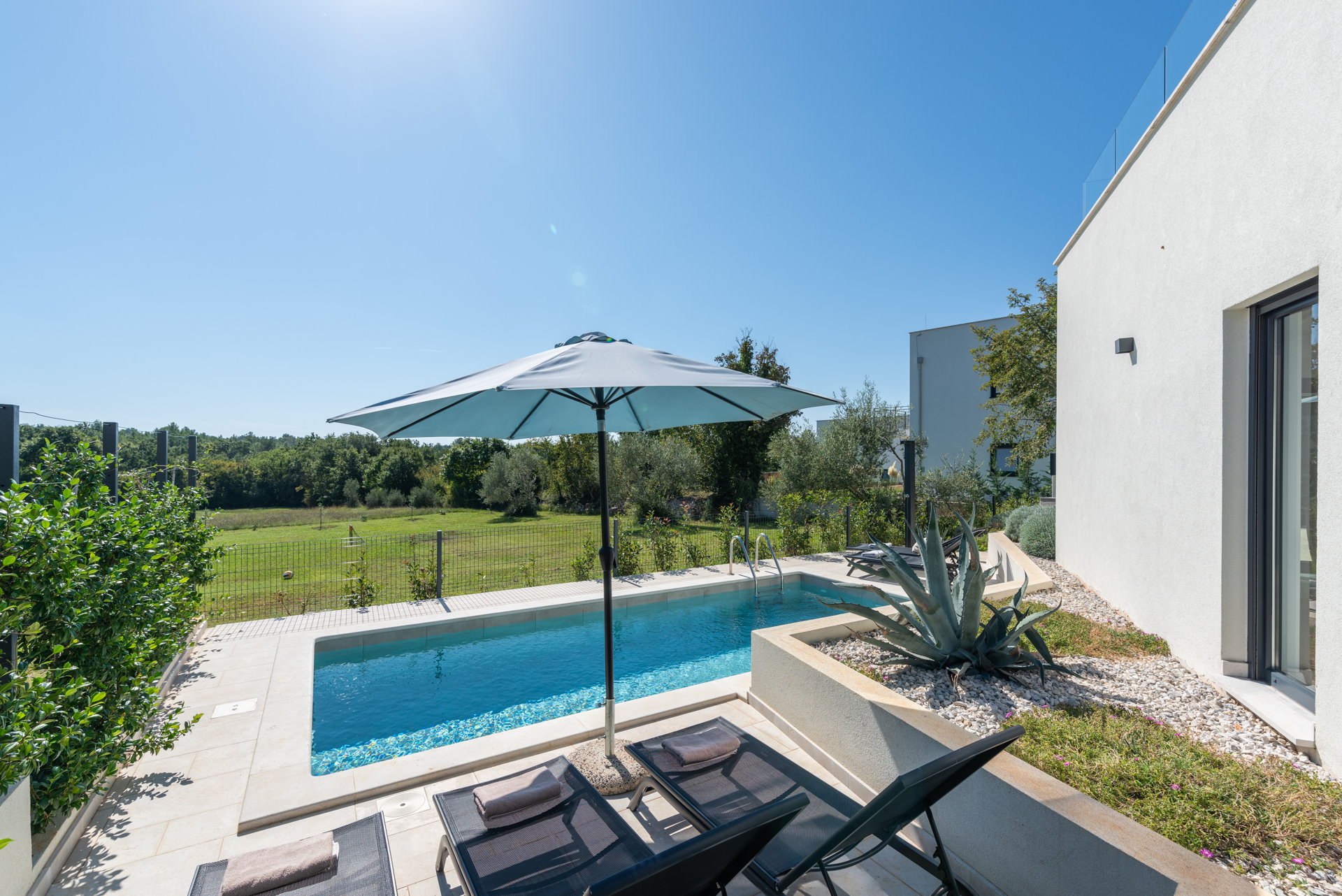Luxury Villa Abstracta with Pool