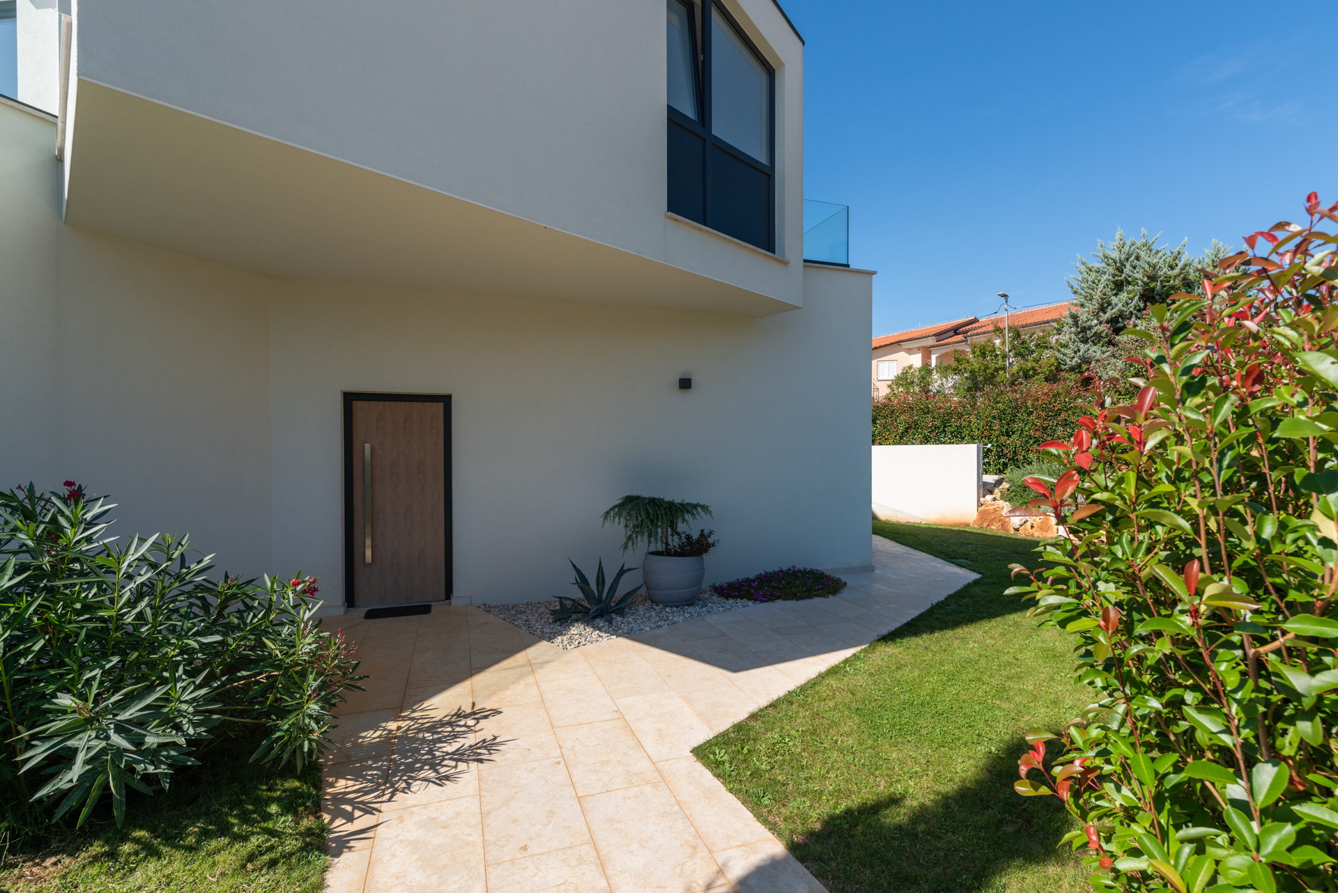 Luxury Villa Abstracta with Pool