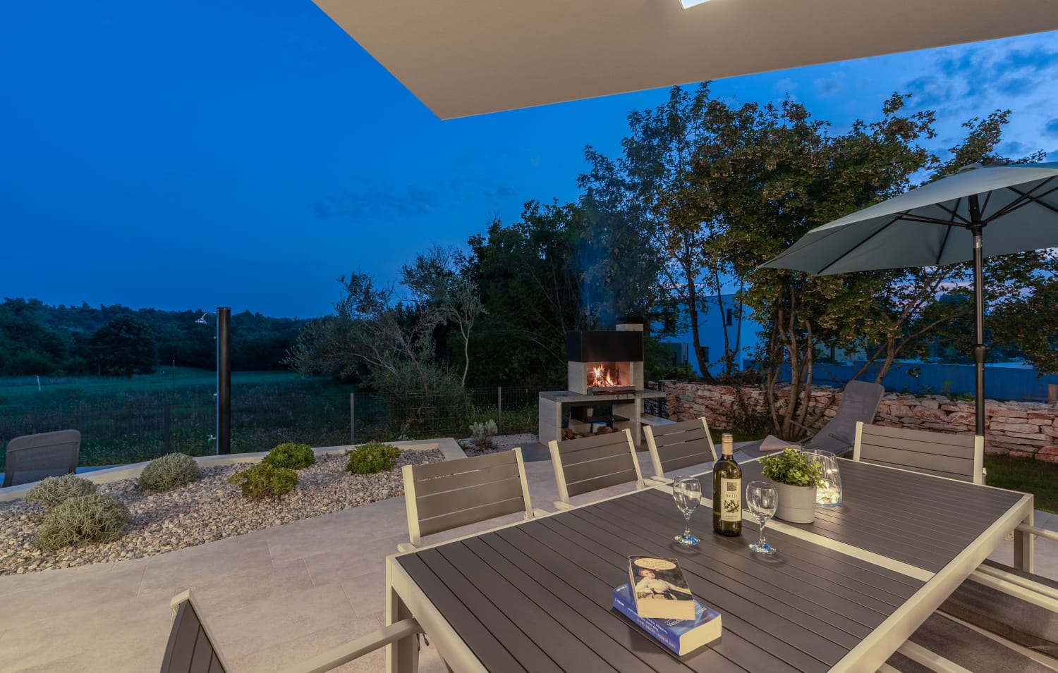 Luxury Villa Abstracta with Pool