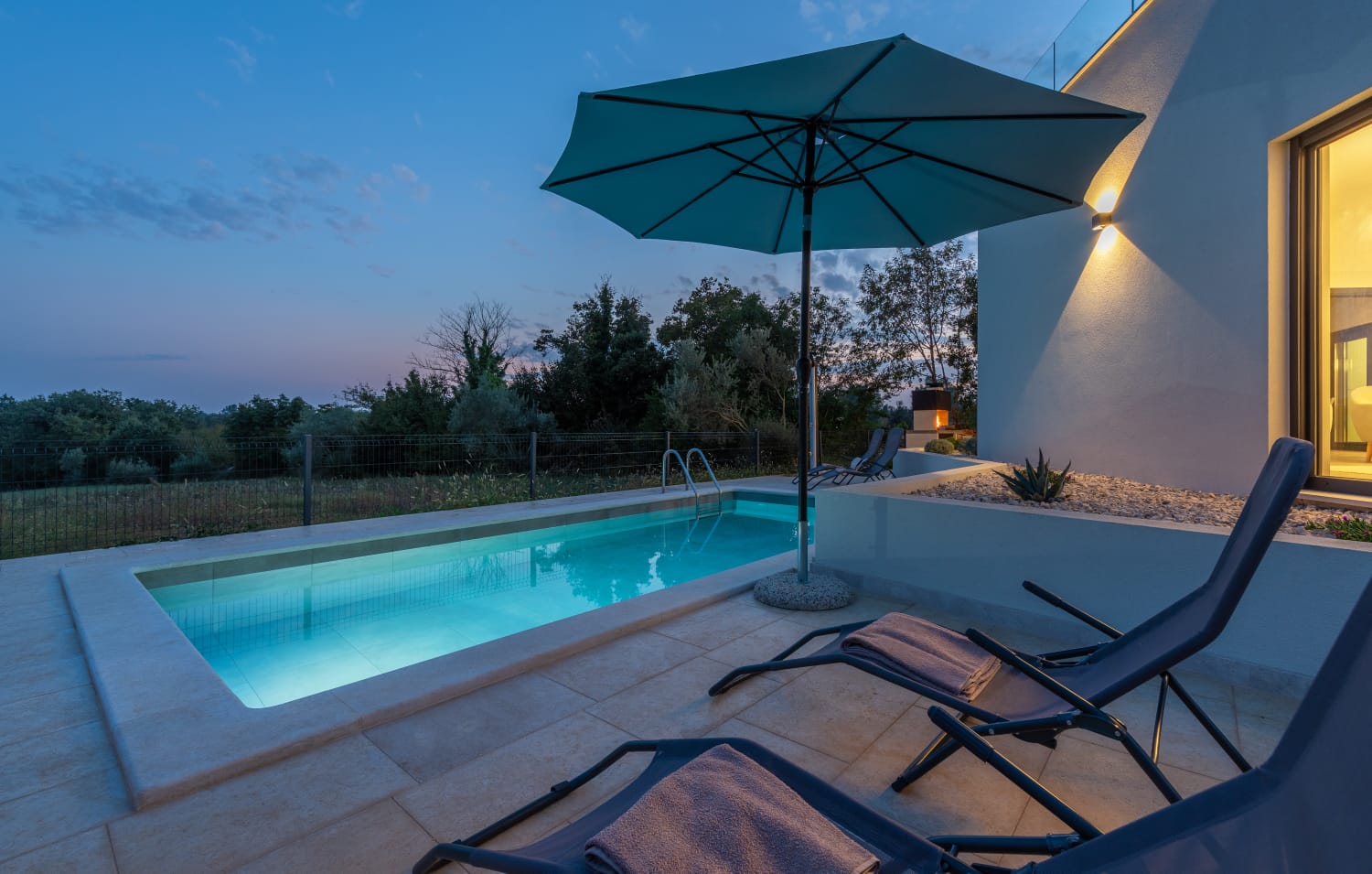 Luxury Villa Abstracta with Pool