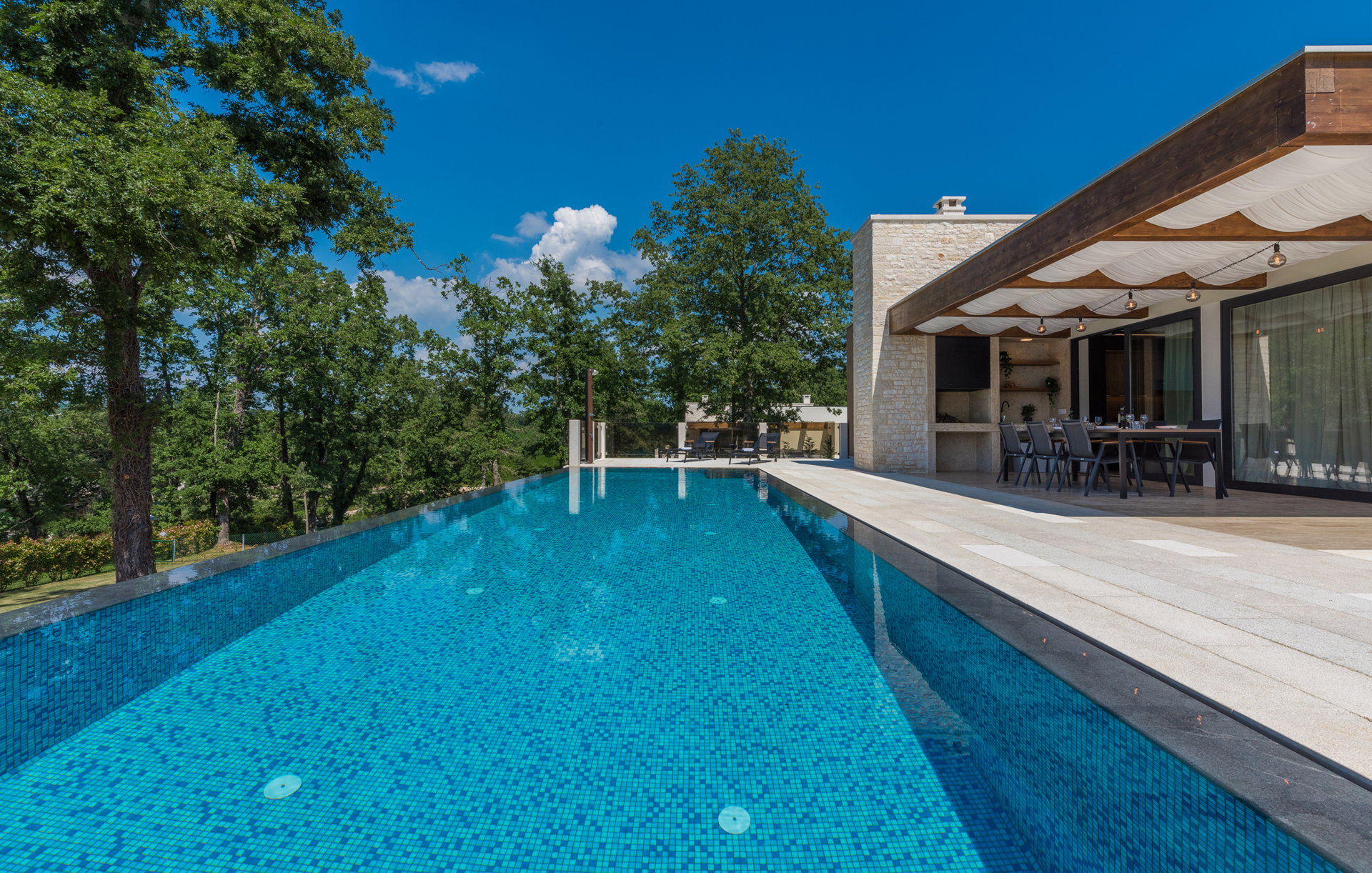 Villa Azalea with Infinity Pool